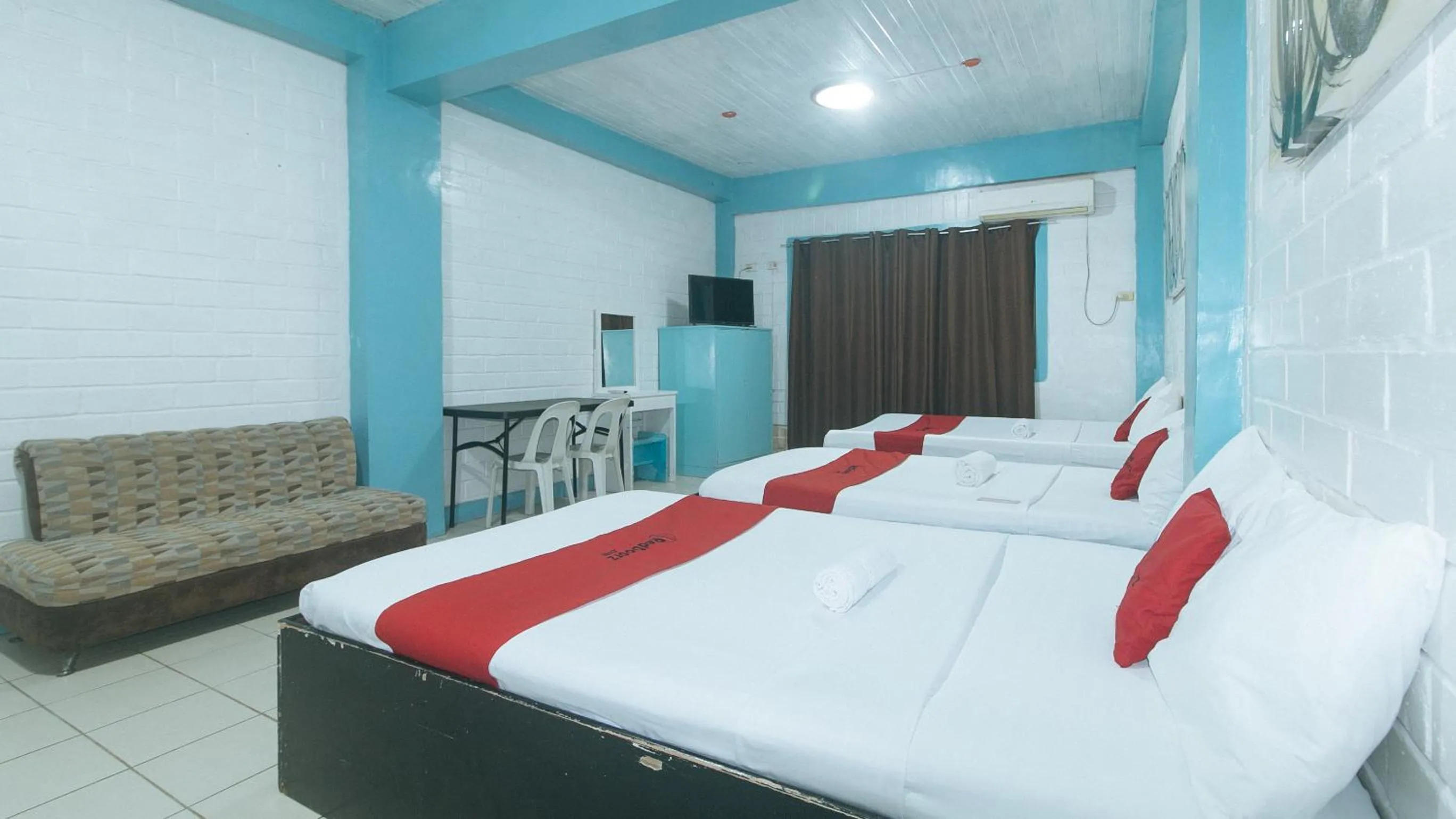 Bed in RedDoorz at La Maria Pension And Tourist Inn