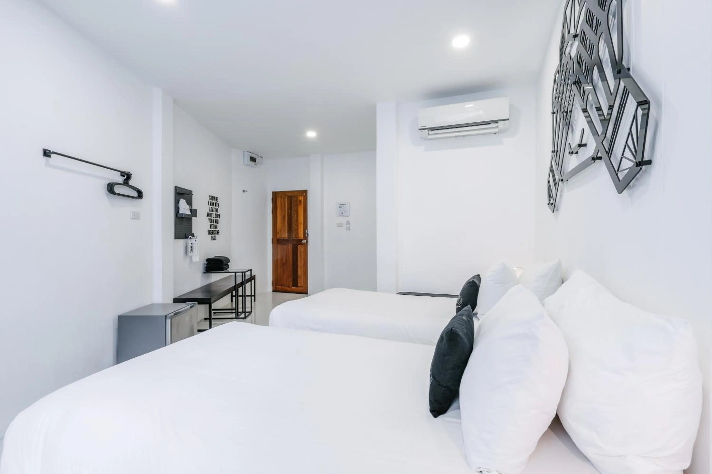 Bedroom, Bed in Blu Monkey Phi Phi Island