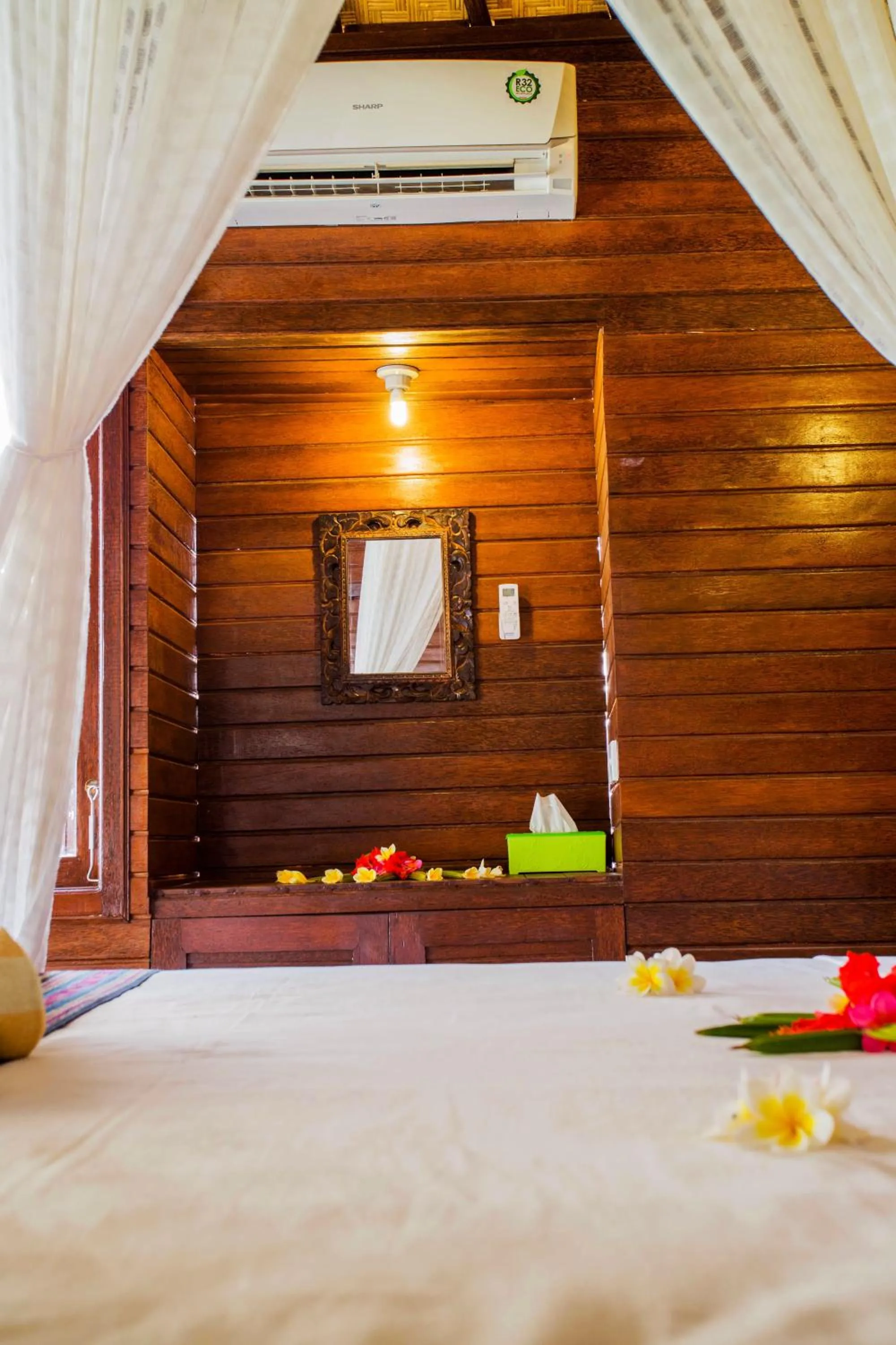 Bedroom, Bed in Secret Point Huts