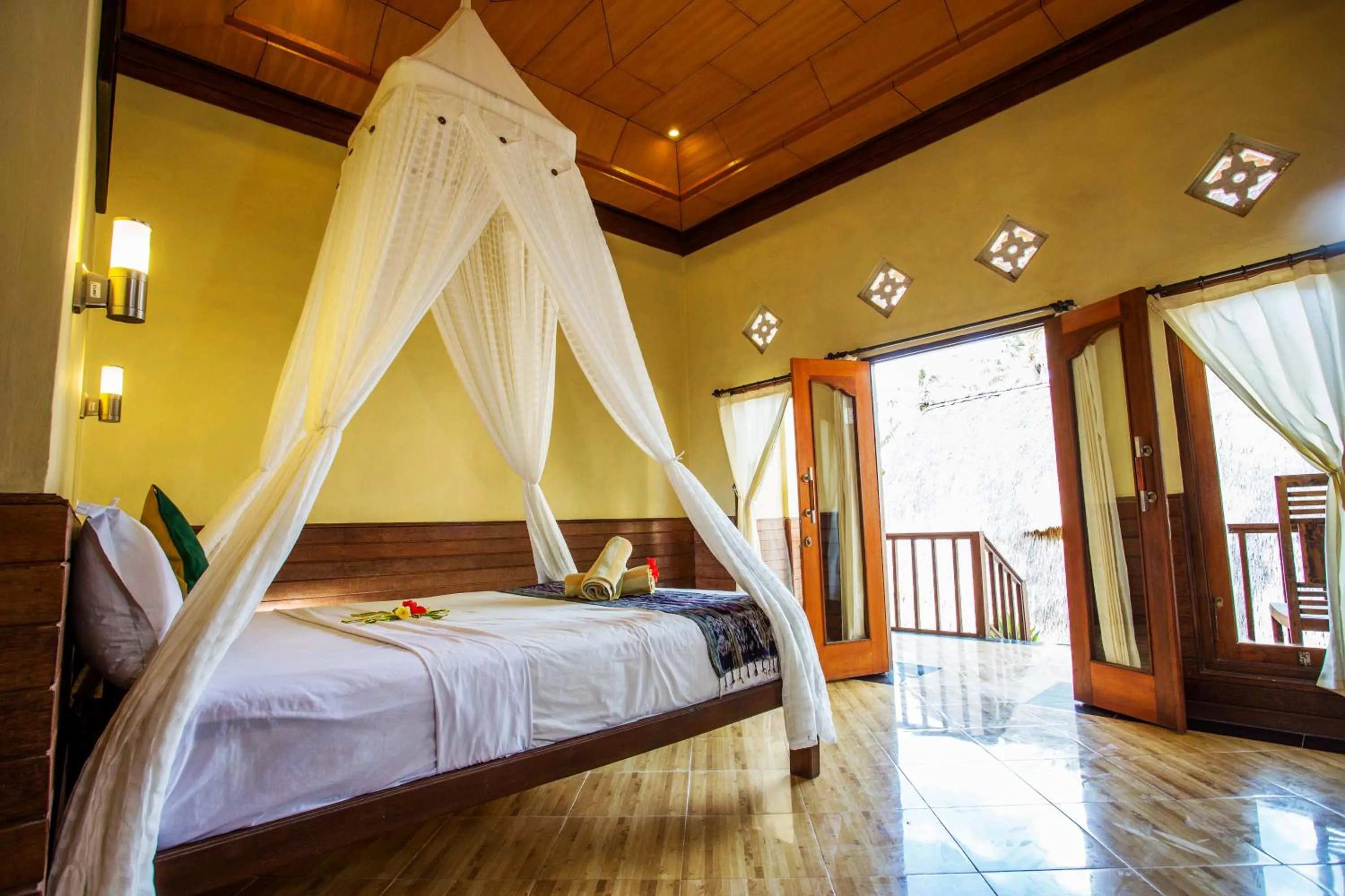 Bedroom, Bed in Secret Point Huts