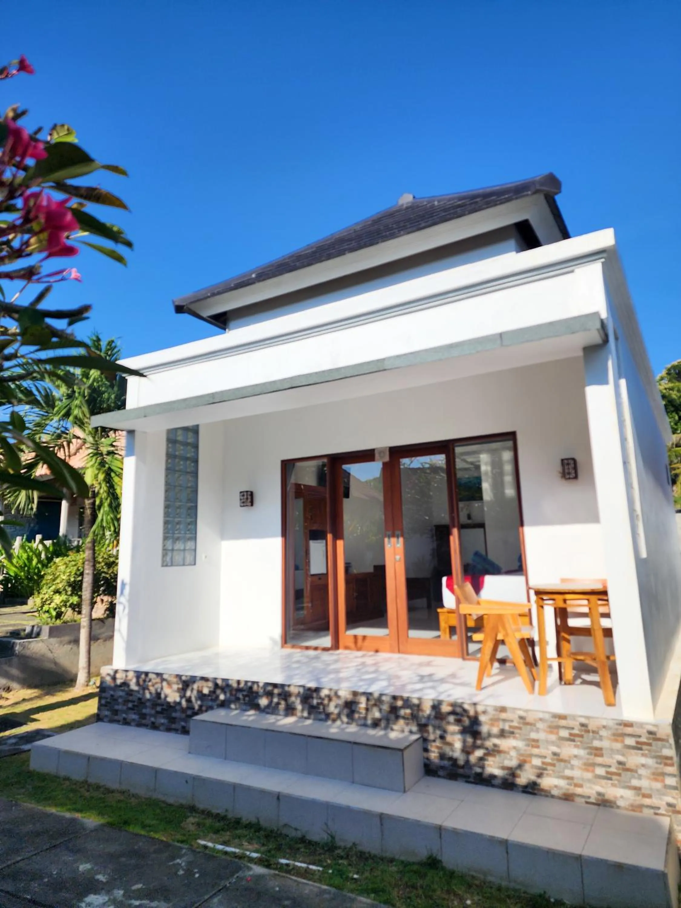 Property building in Secret Point Huts