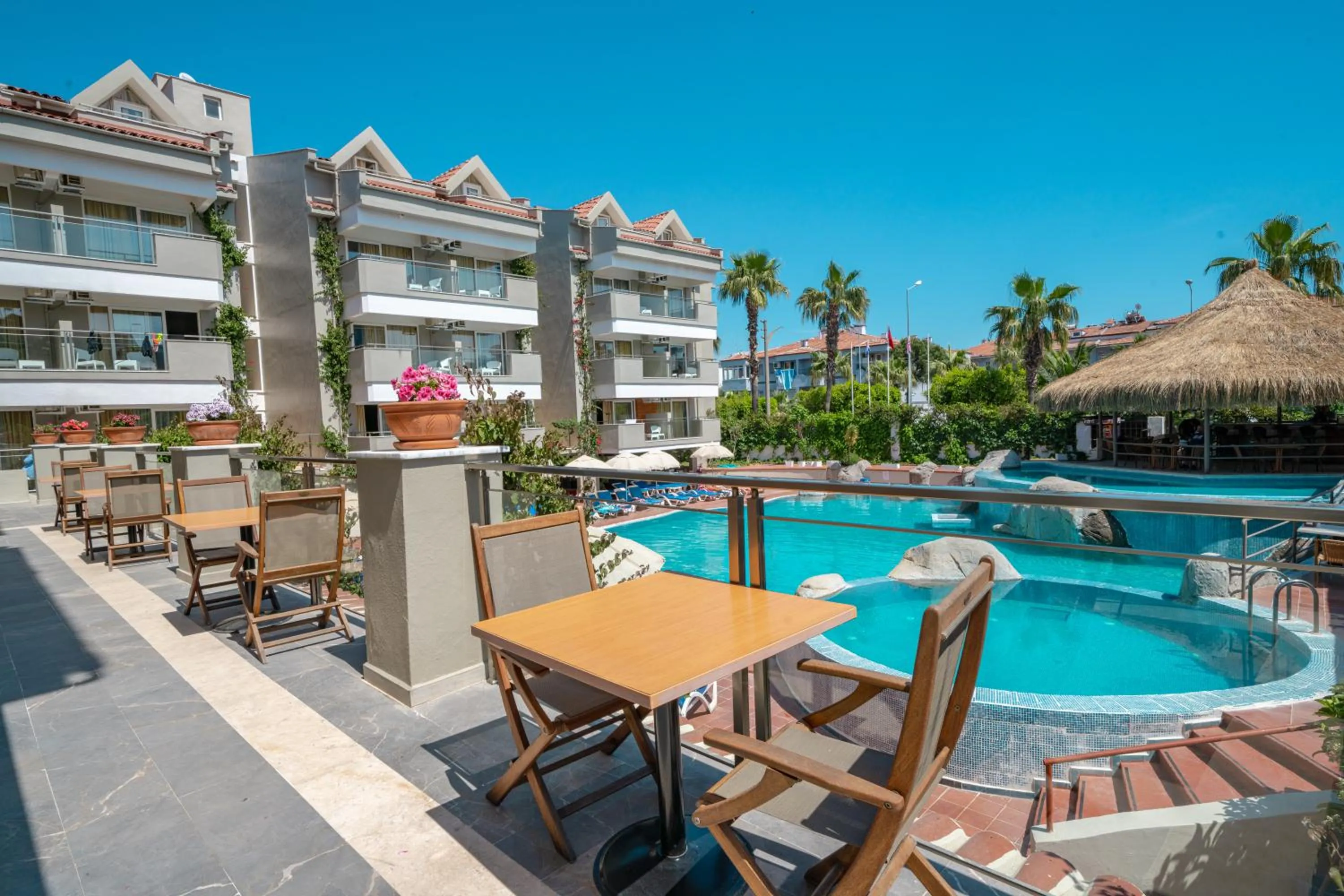 Balcony/Terrace in Begonville Hotel