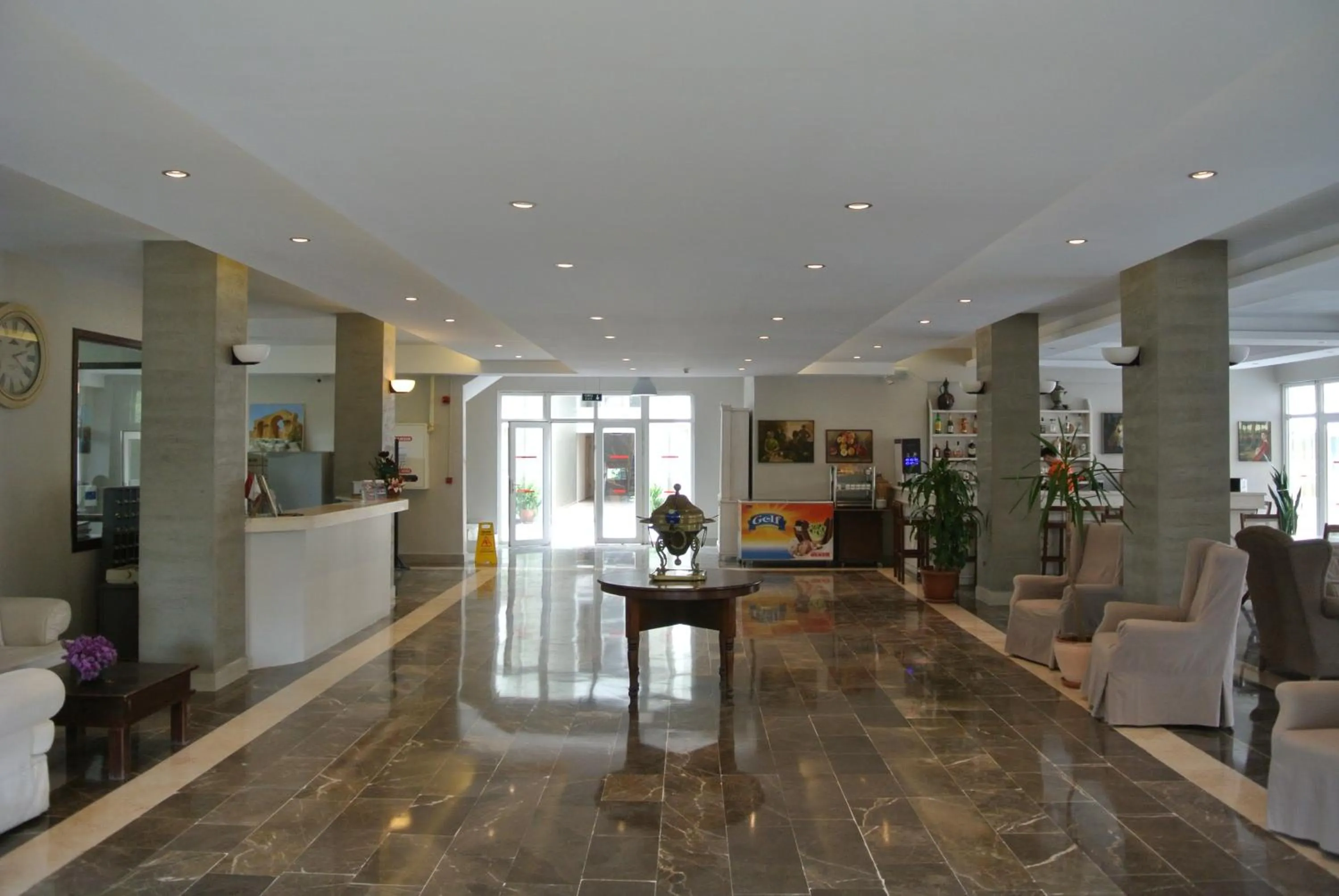 Lobby or reception in Begonville Hotel
