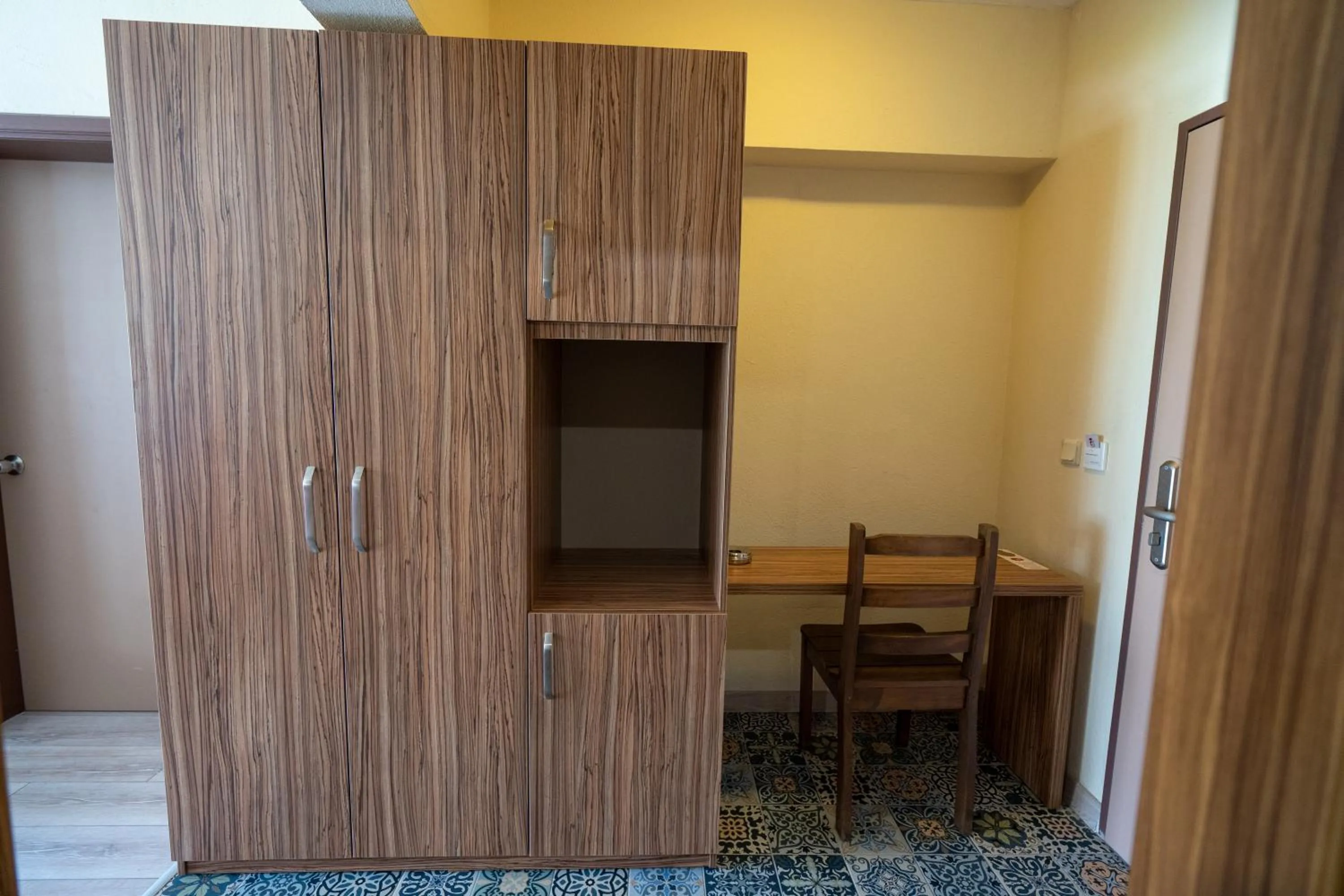 wardrobe in Begonville Hotel