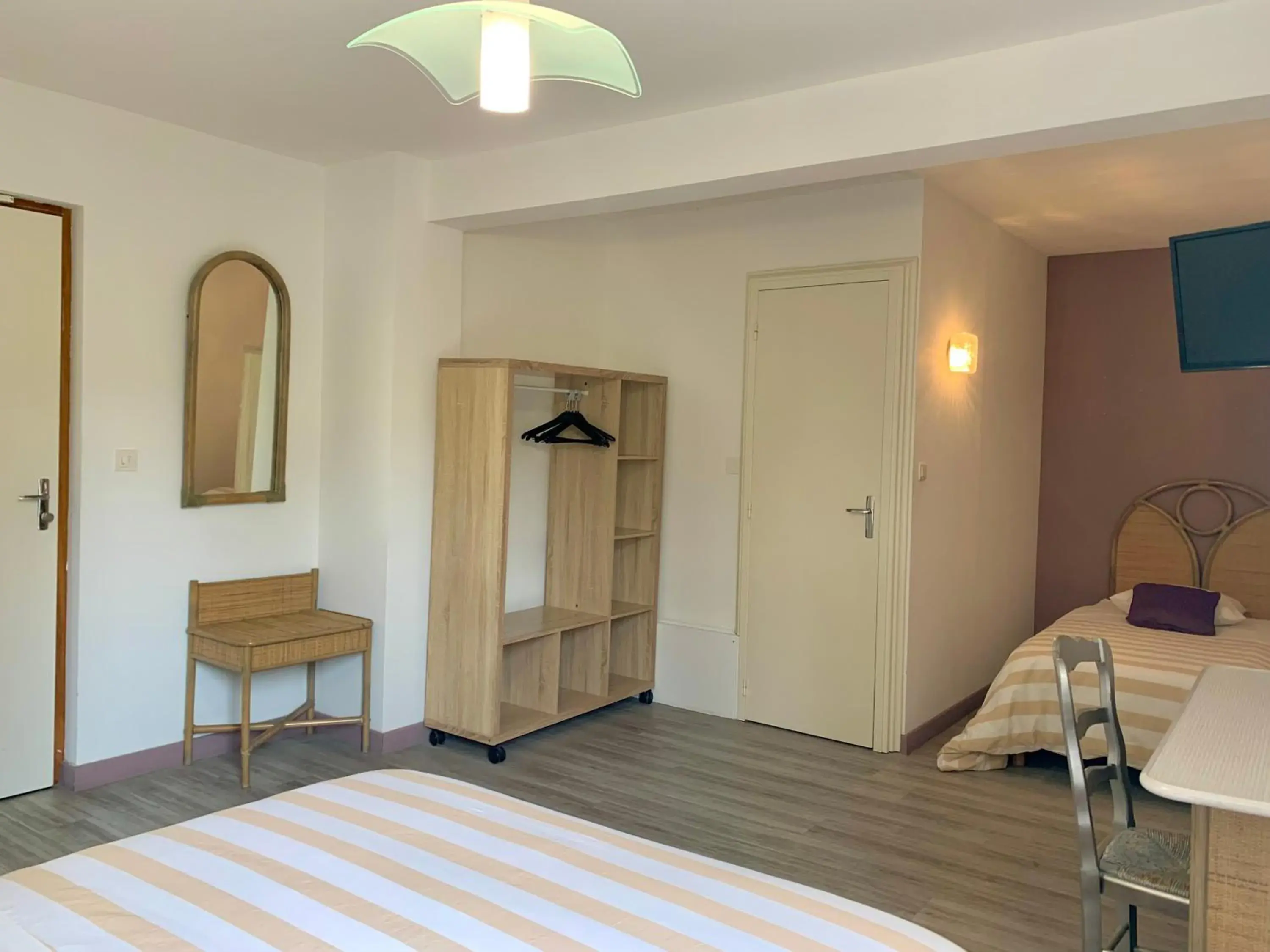Triple Room - single occupancy in A La Porte Saint Jean Triple Room - single occupancy in A La Porte Saint Jean
