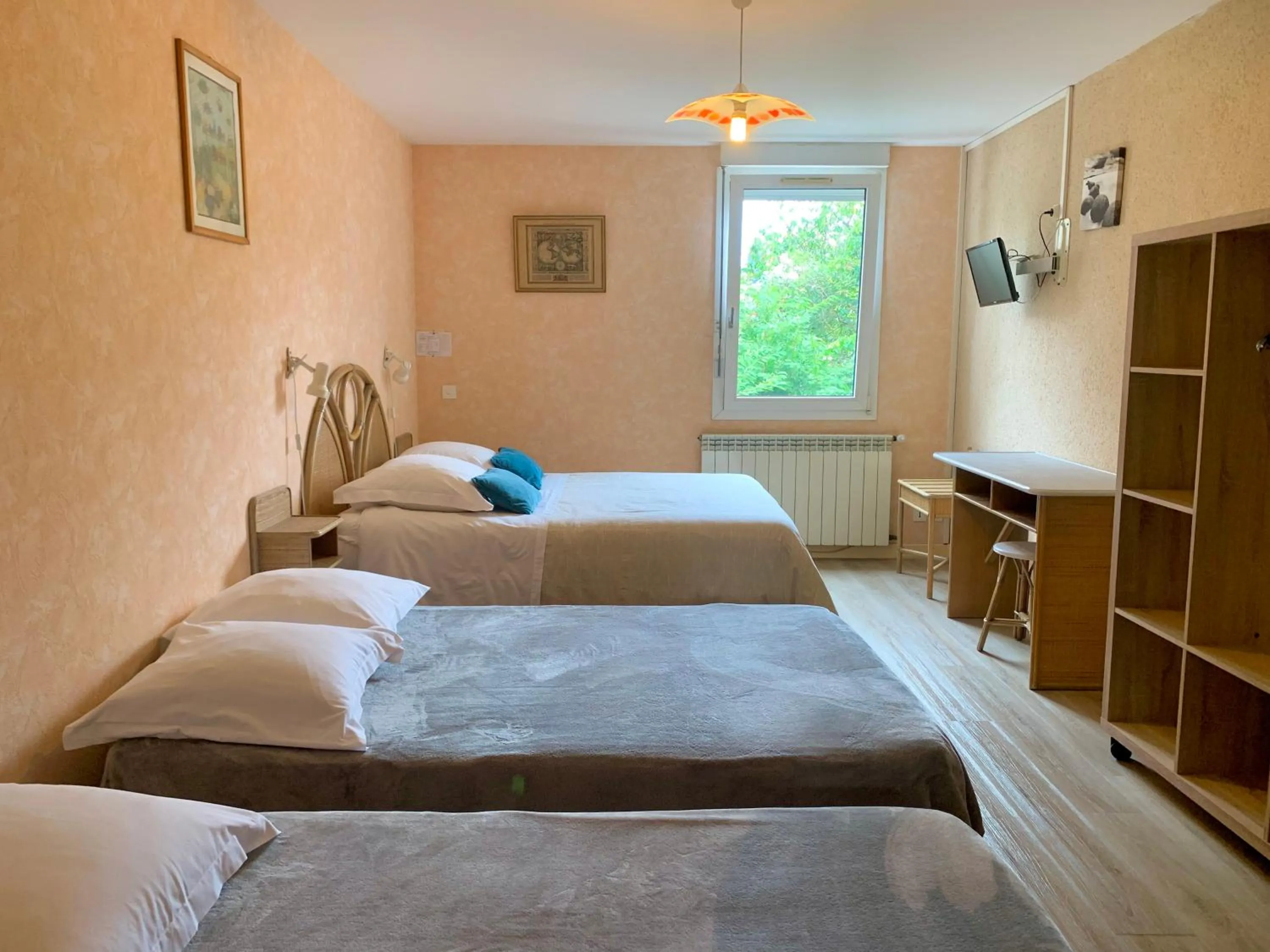 Photo of the whole room, Bed in A La Porte Saint Jean