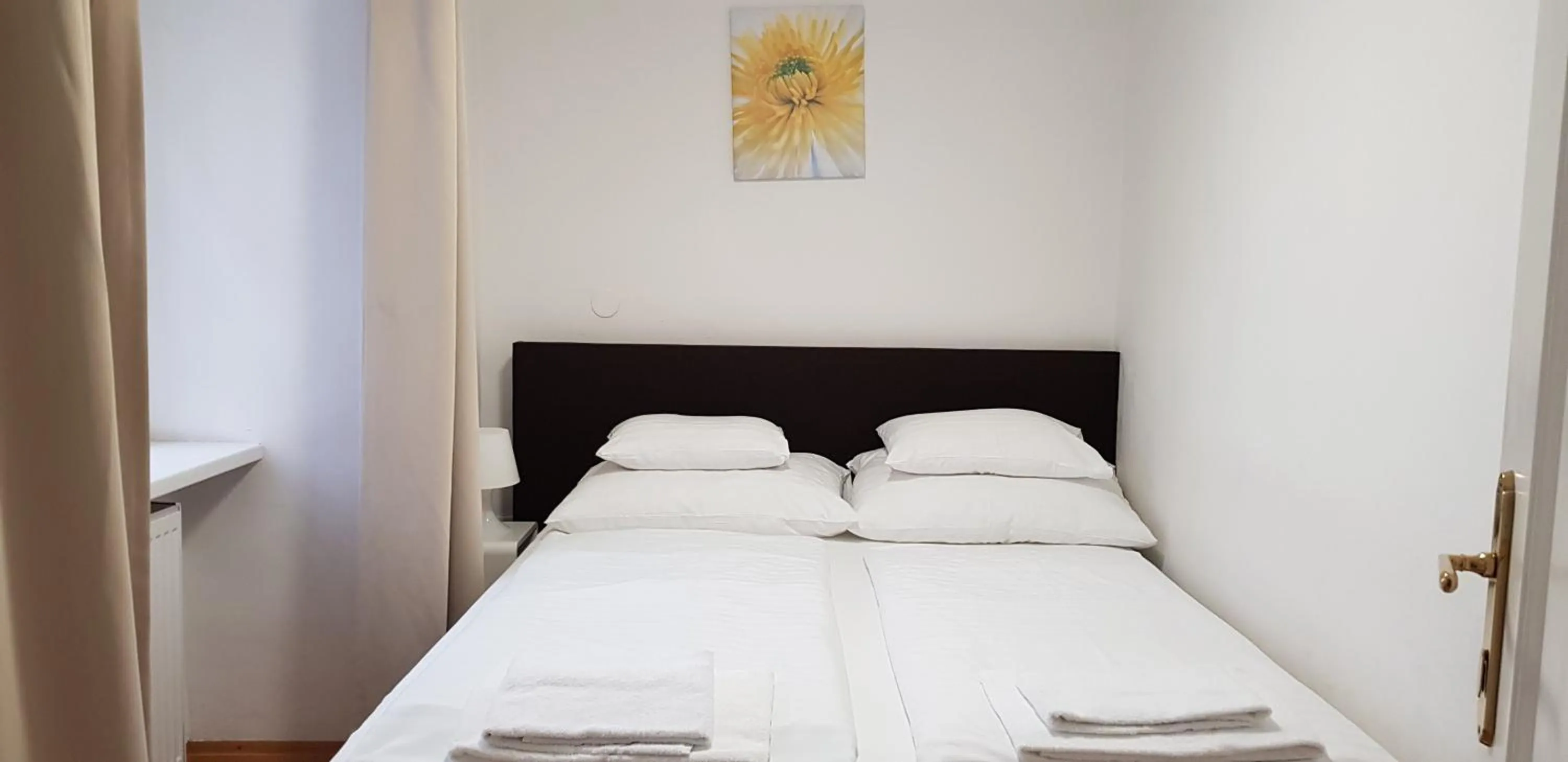 Bed in Vienna-apartment-one Schmidgasse