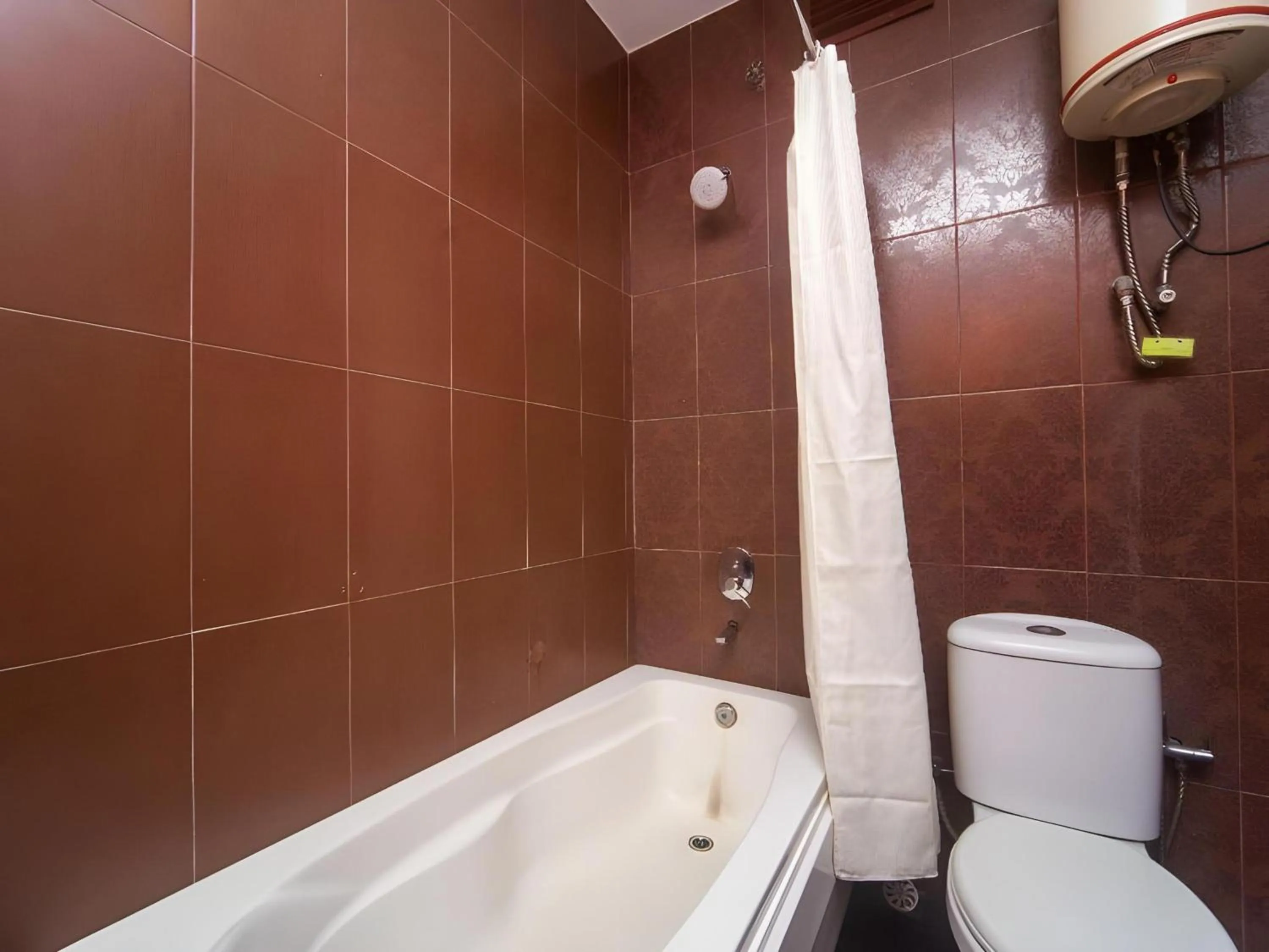 Bathroom in Hotel O La Mirina Boutique Inn