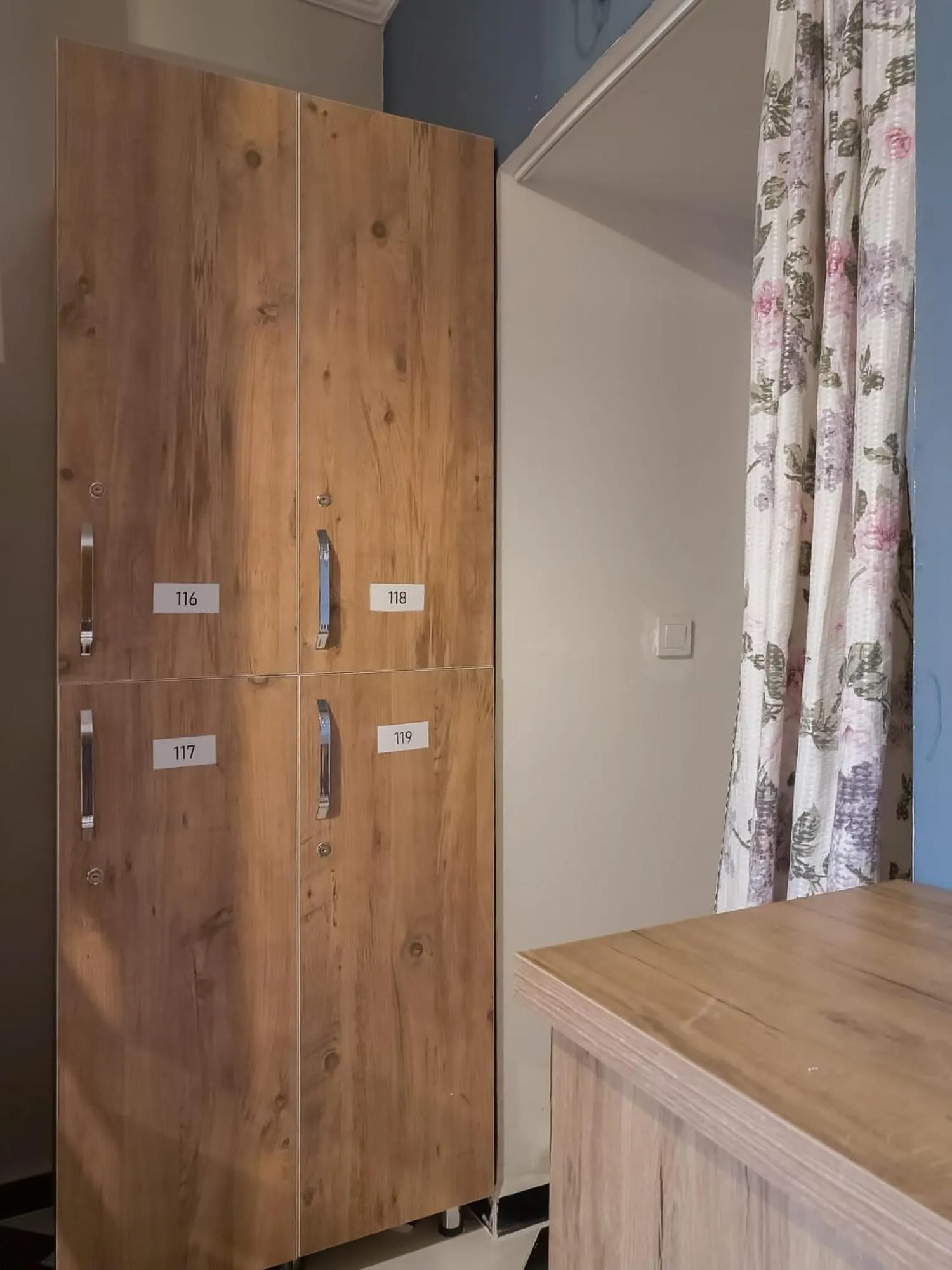 wardrobe in Taksim Hostel Green House Istanbul