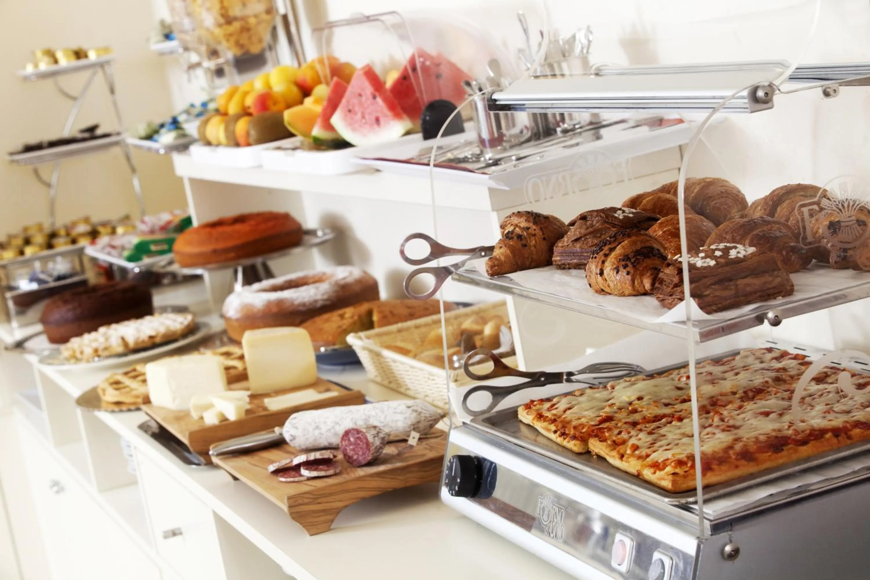 Buffet breakfast in Hotel Corallo