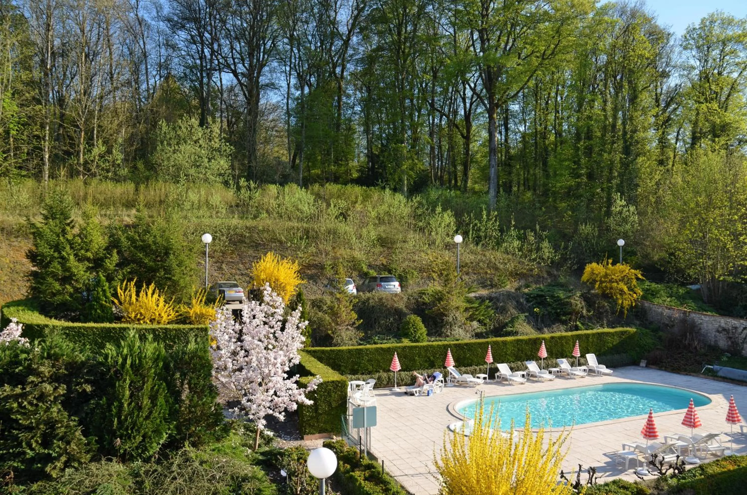 Pool view in Hôtel et Studios d'Orfeuil