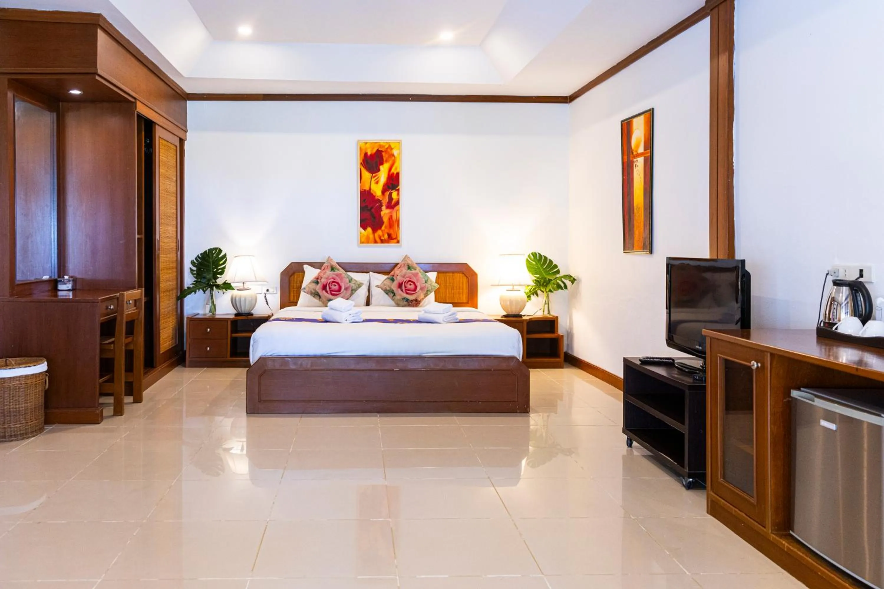 Bed in Lipa Lodge Beach Resort