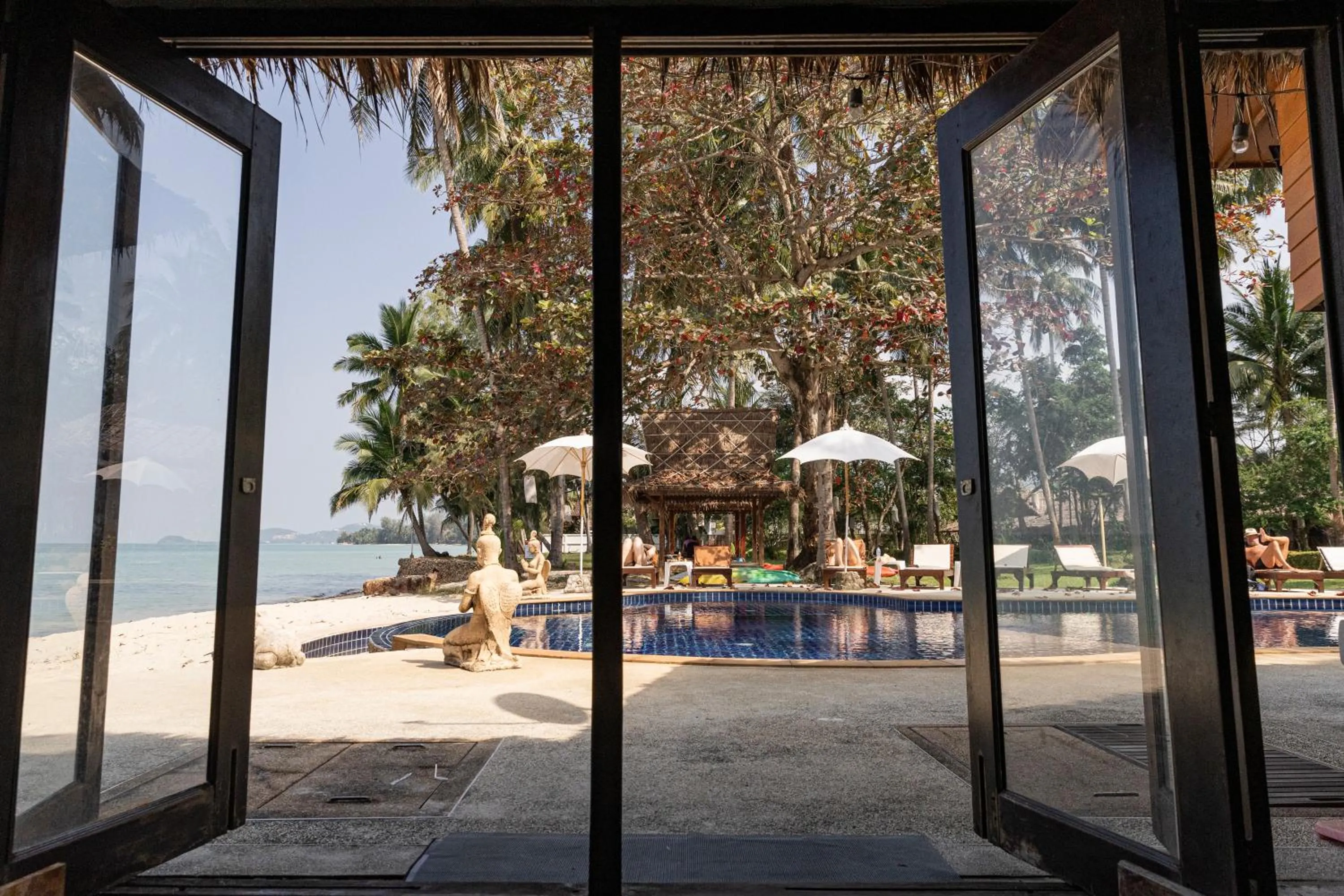 Lipa Lodge Beach Resort