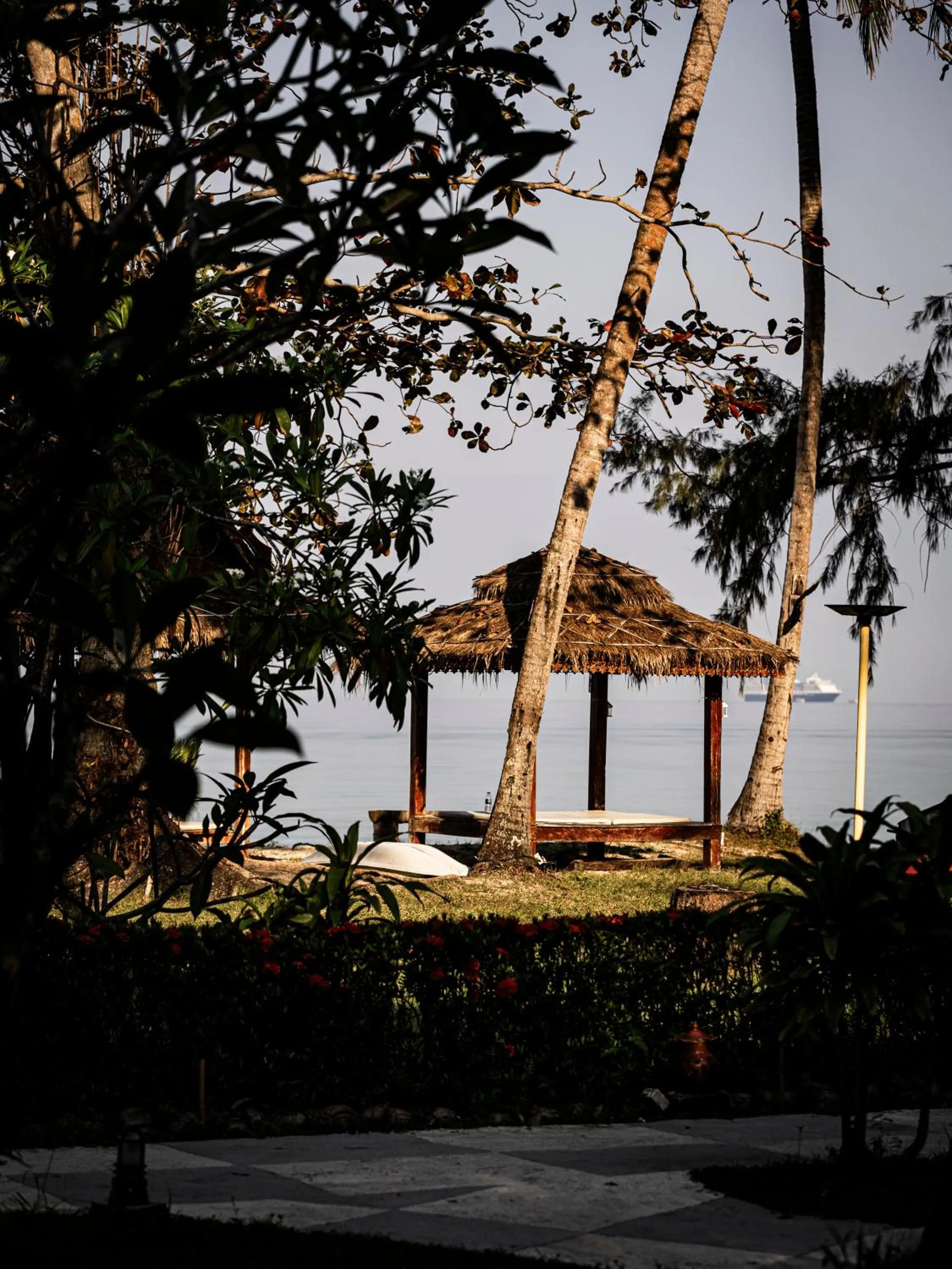 Lipa Lodge Beach Resort