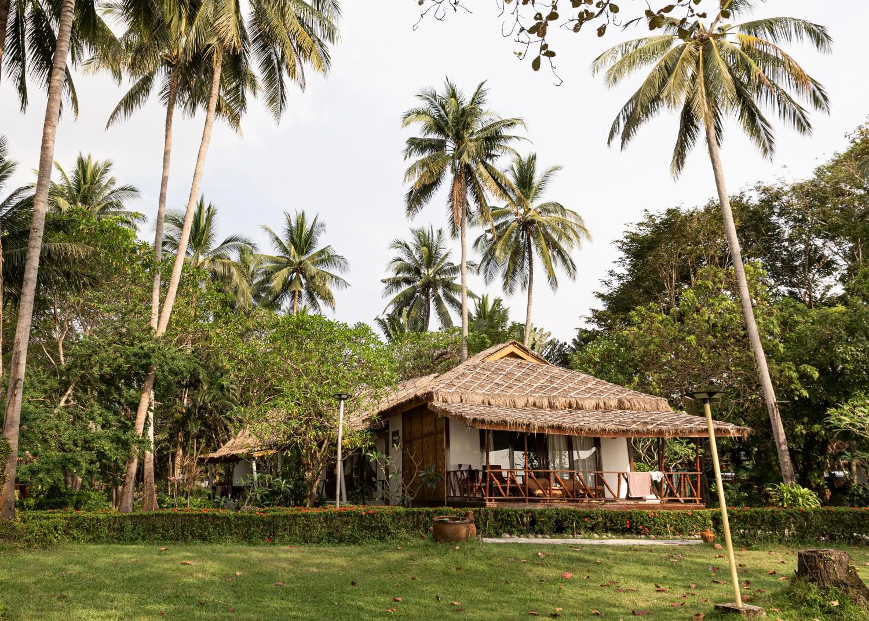 Lipa Lodge Beach Resort