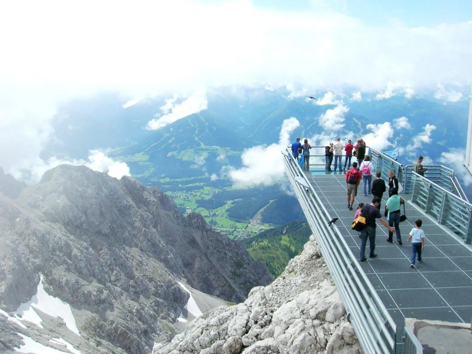 Hiking in Ridehouse