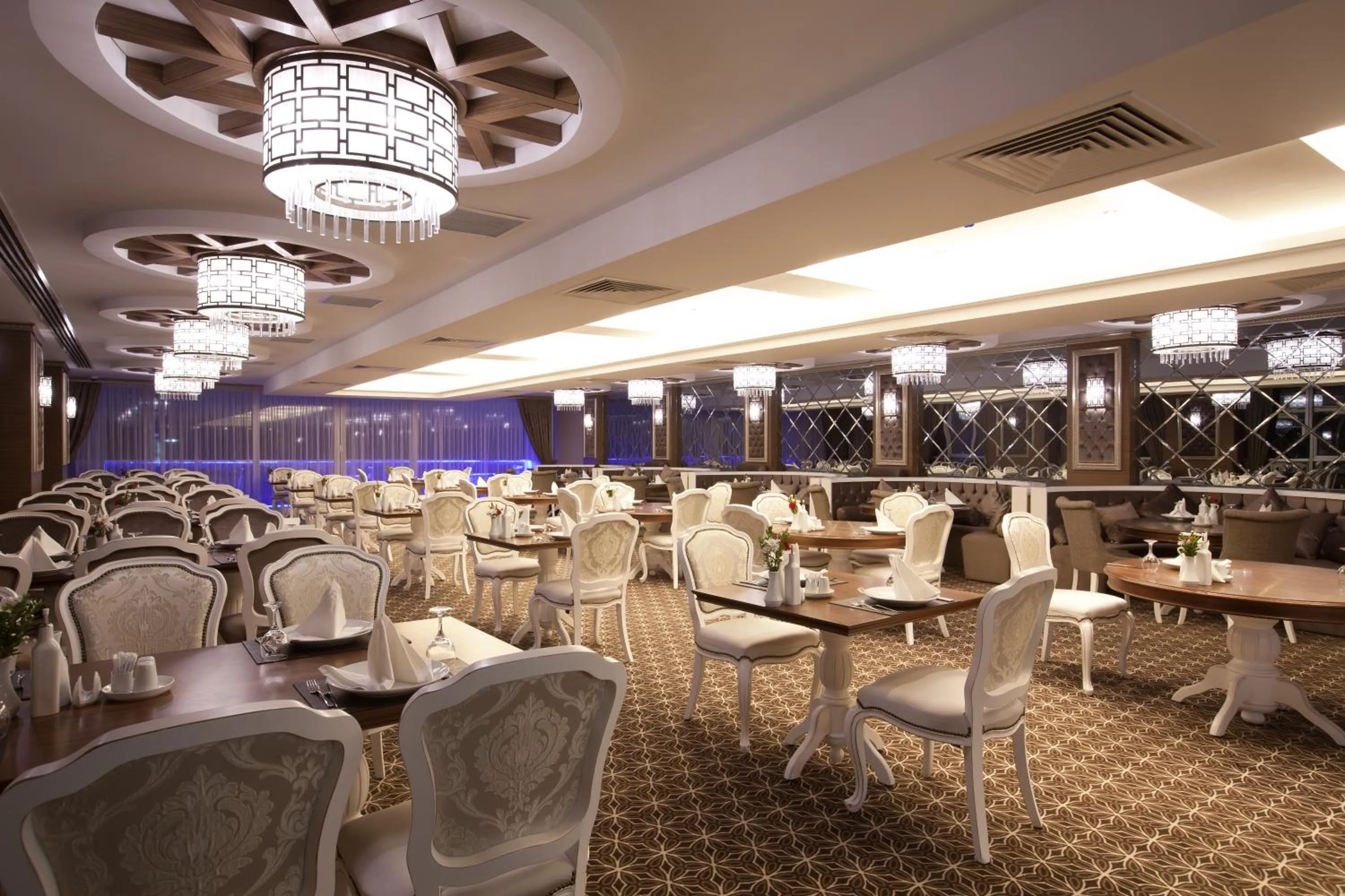 Restaurant/places to eat in Grand Altuntas Hotel