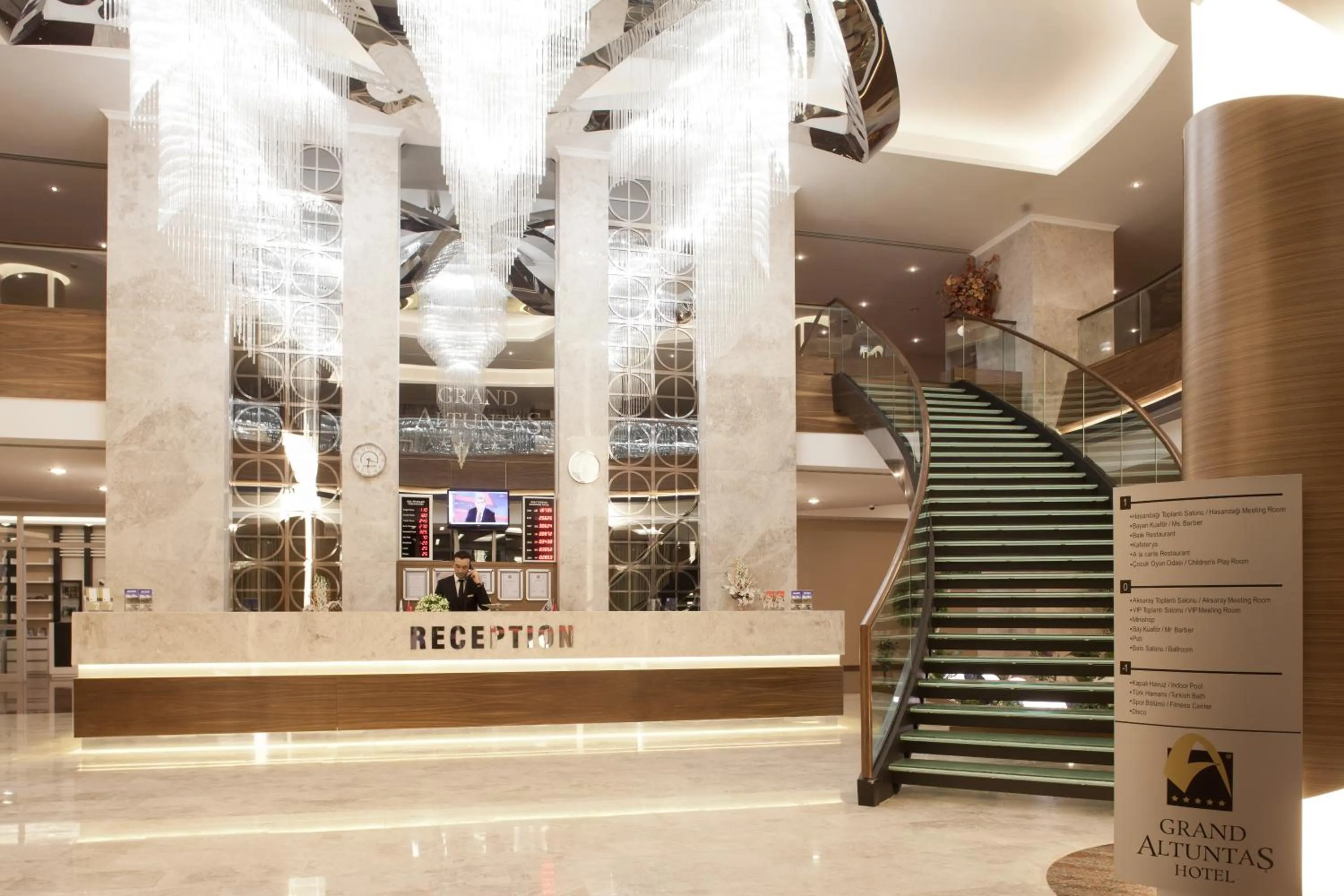 Lobby or reception in Grand Altuntas Hotel