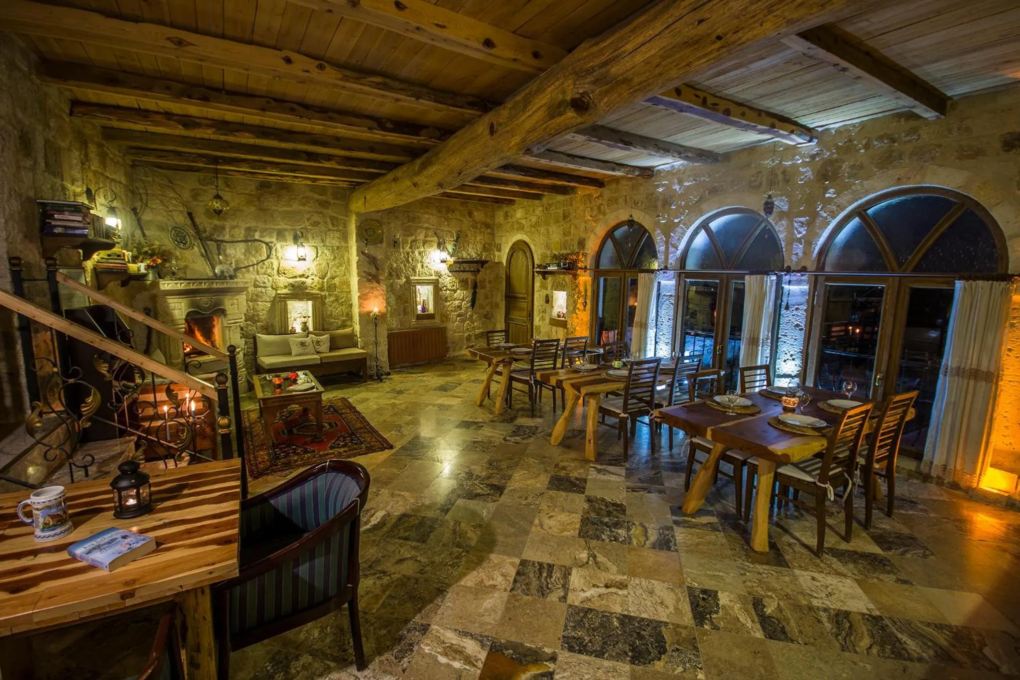 Restaurant/places to eat in Assiana Cave Hotel