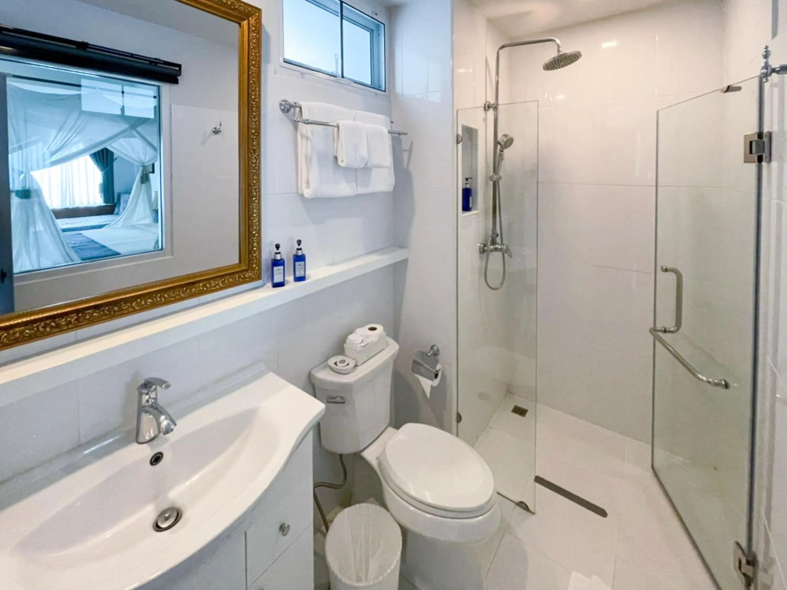 Bathroom in Villa Amphawa