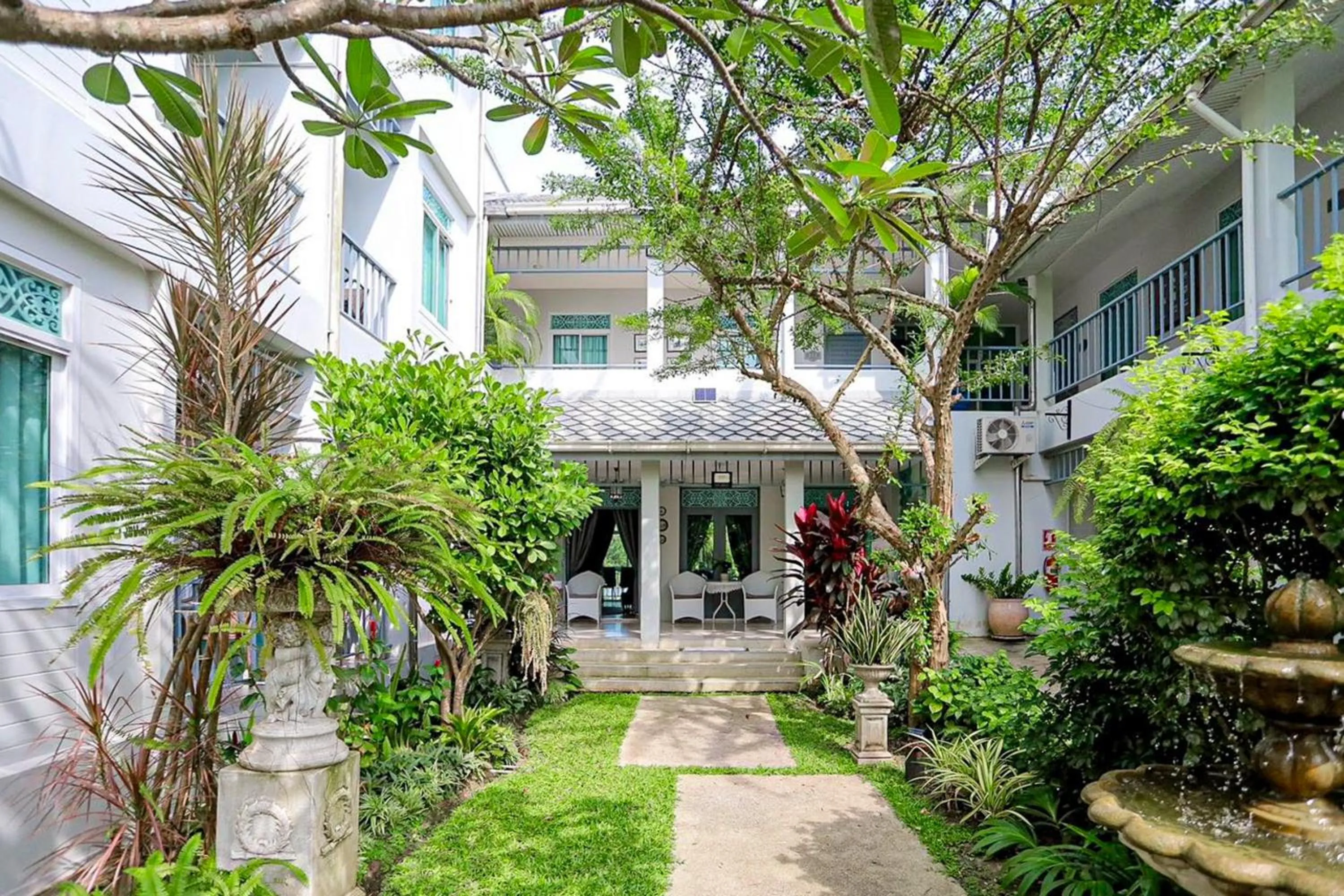 Garden in Villa Amphawa