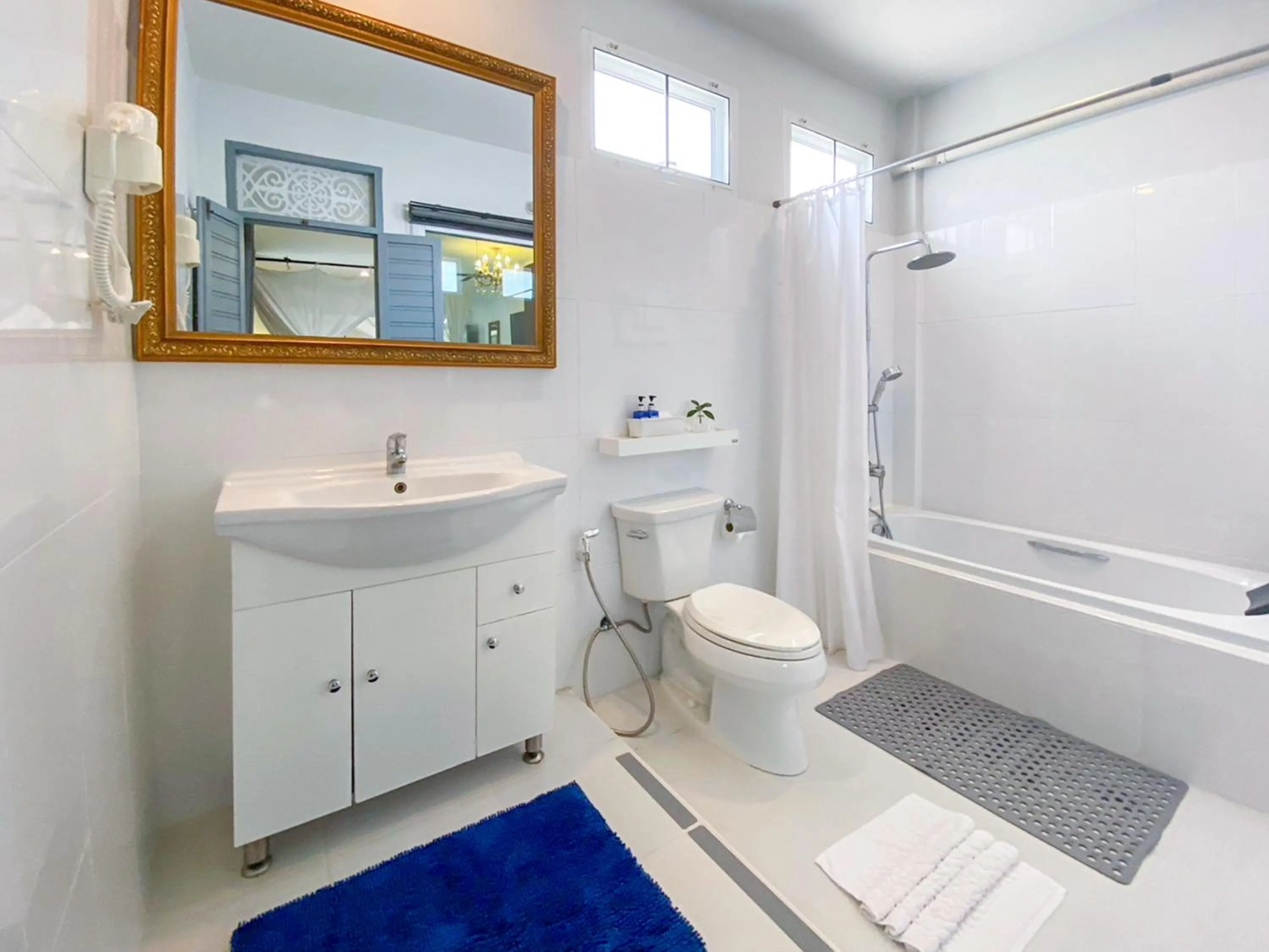 Bathroom in Villa Amphawa