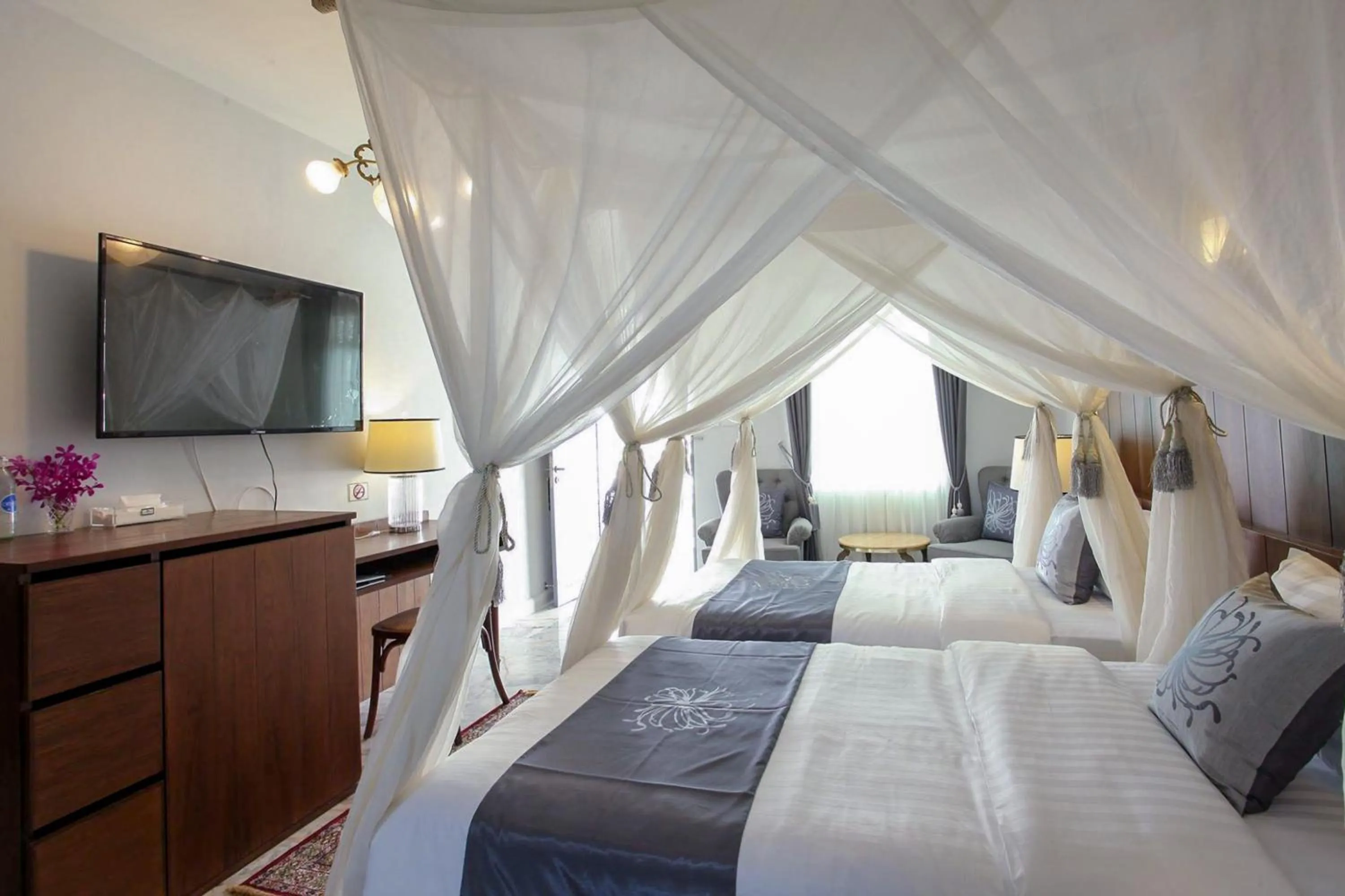 Bed in Villa Amphawa