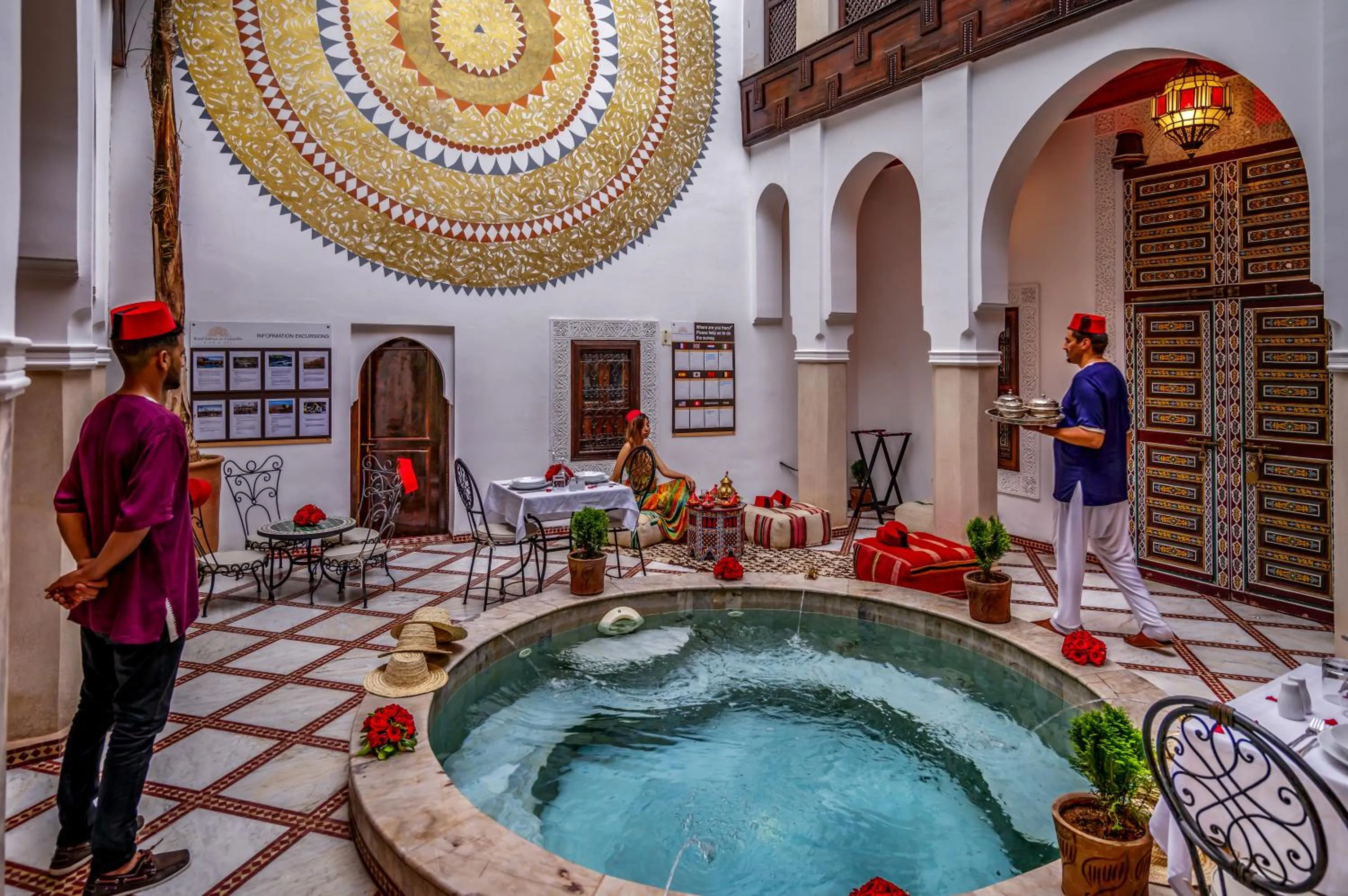 Swimming pool in Riad Safran et Cannelle & Spa