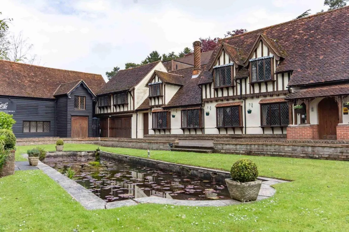 Property building in Great Hallingbury Manor & Lodges London Stansted