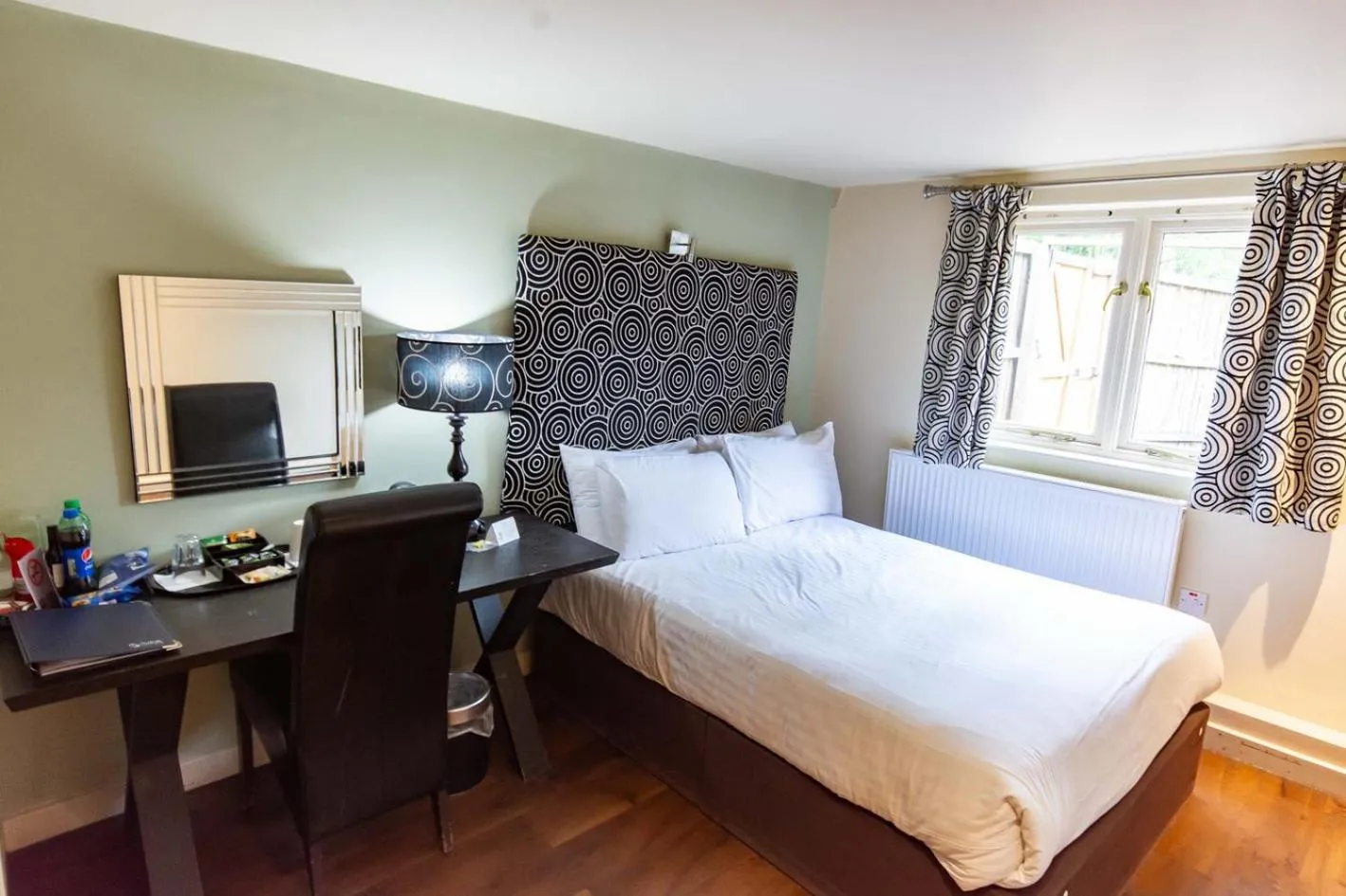 Bed in Great Hallingbury Manor & Lodges London Stansted