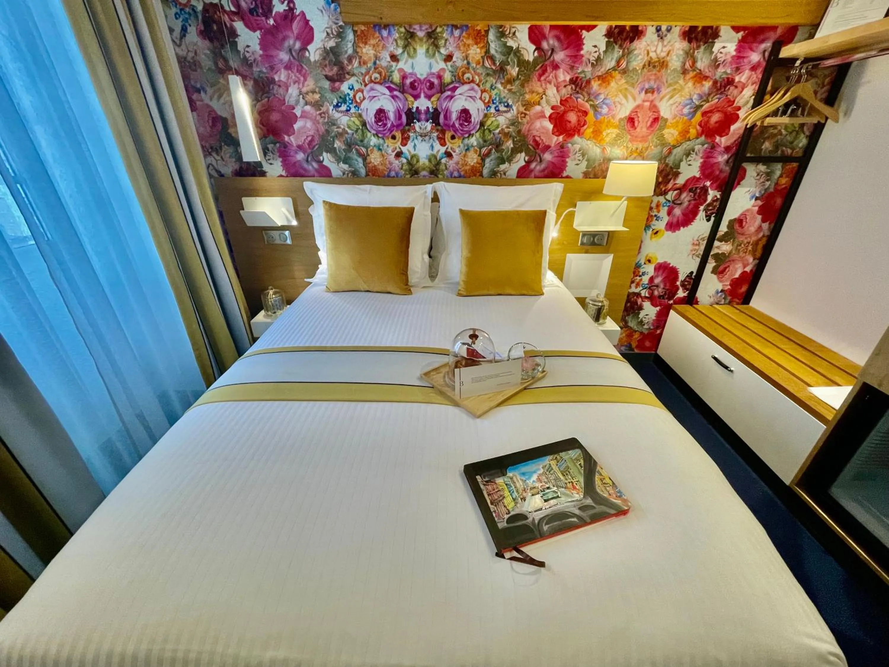 Bed in Hôtel Berria par La Maison de Pierre