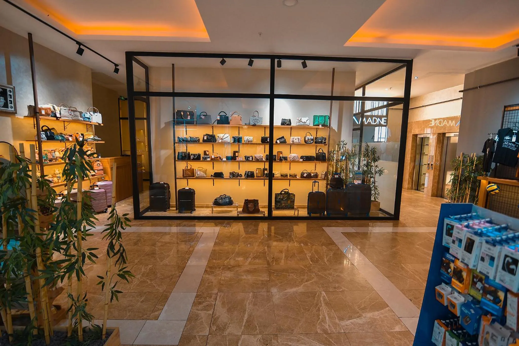 Lobby or reception in Royal Comfort Hotel