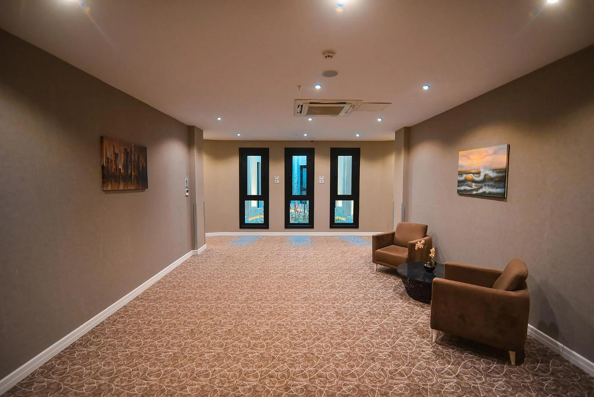 Lobby or reception in Royal Comfort Hotel