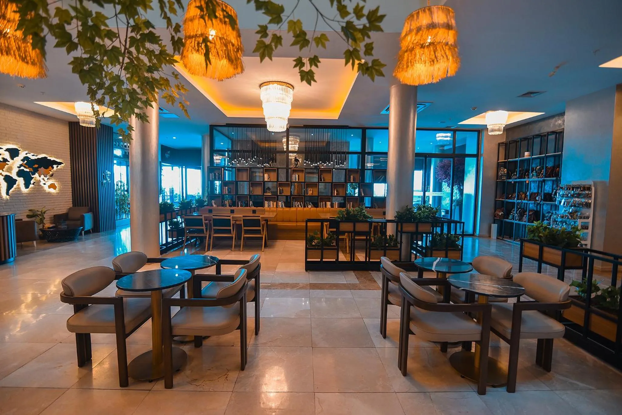 Living room in Royal Comfort Hotel