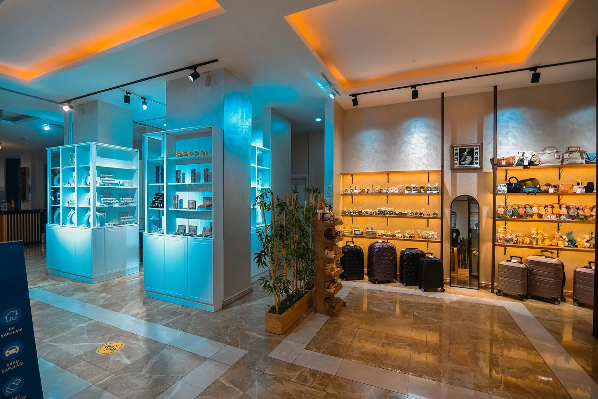 Lobby or reception in Royal Comfort Hotel