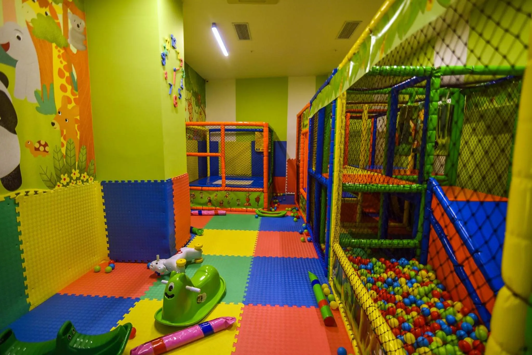 Game Room in Royal Comfort Hotel