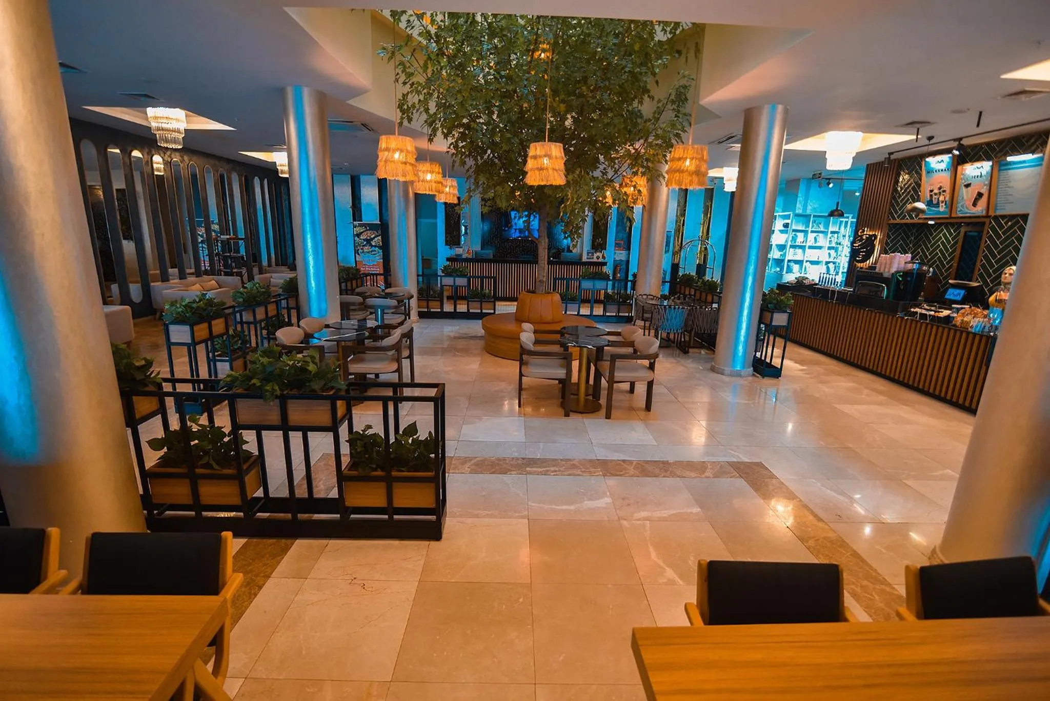 Seating area in Royal Comfort Hotel