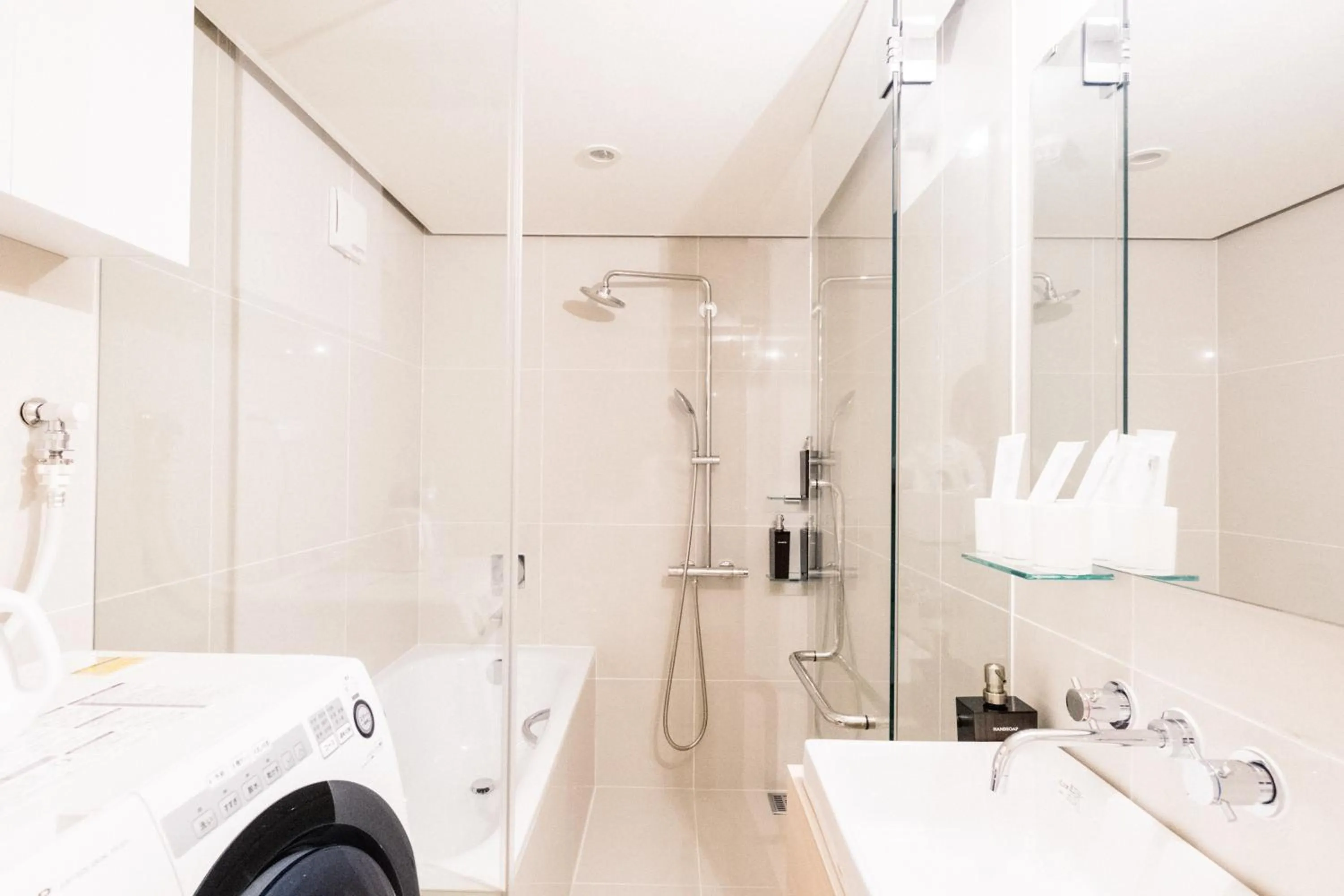 Bathroom in SPATIUM GINZA