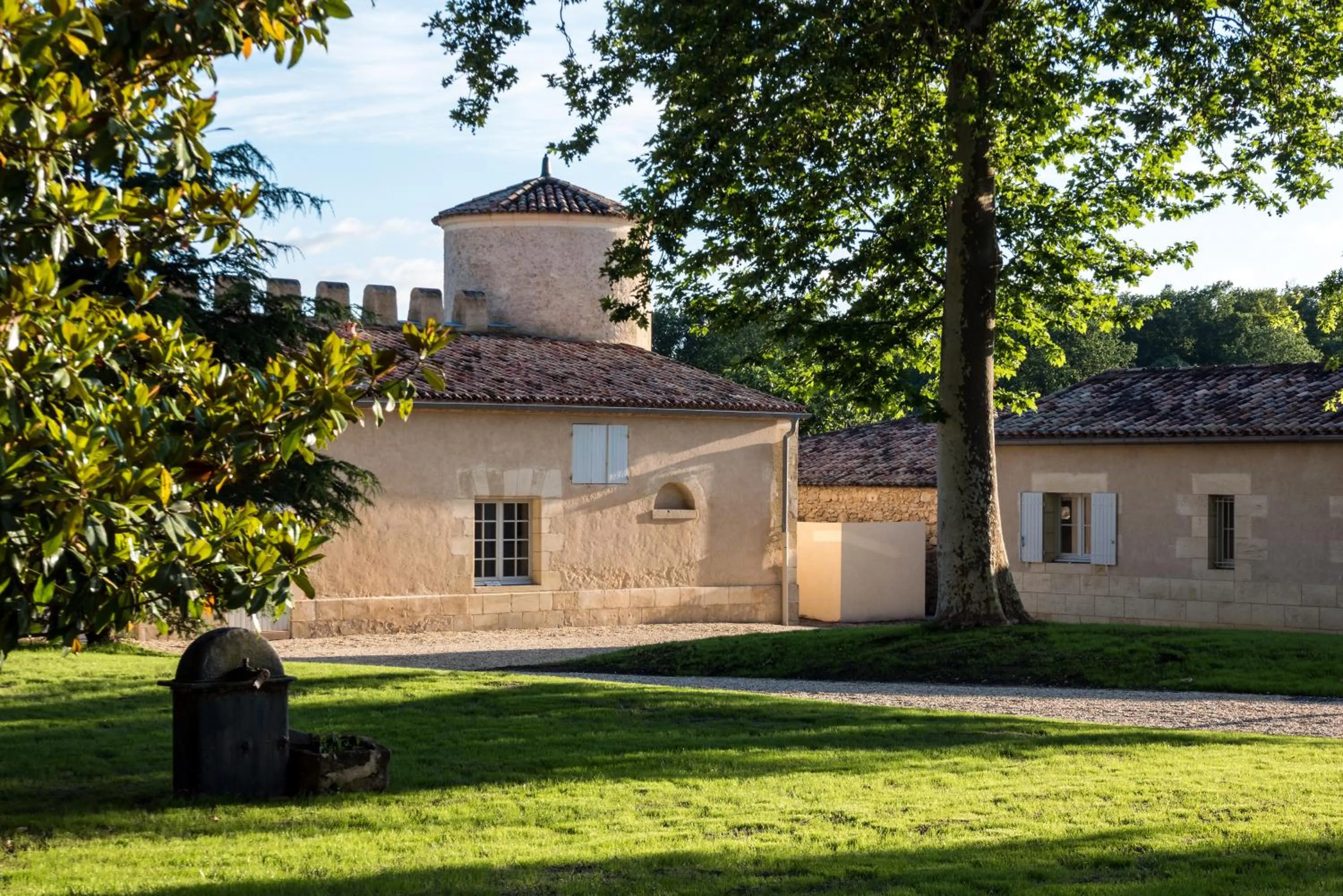 Facade/entrance in Château Lafaurie-Peyraguey Hôtel & Restaurant LALIQUE