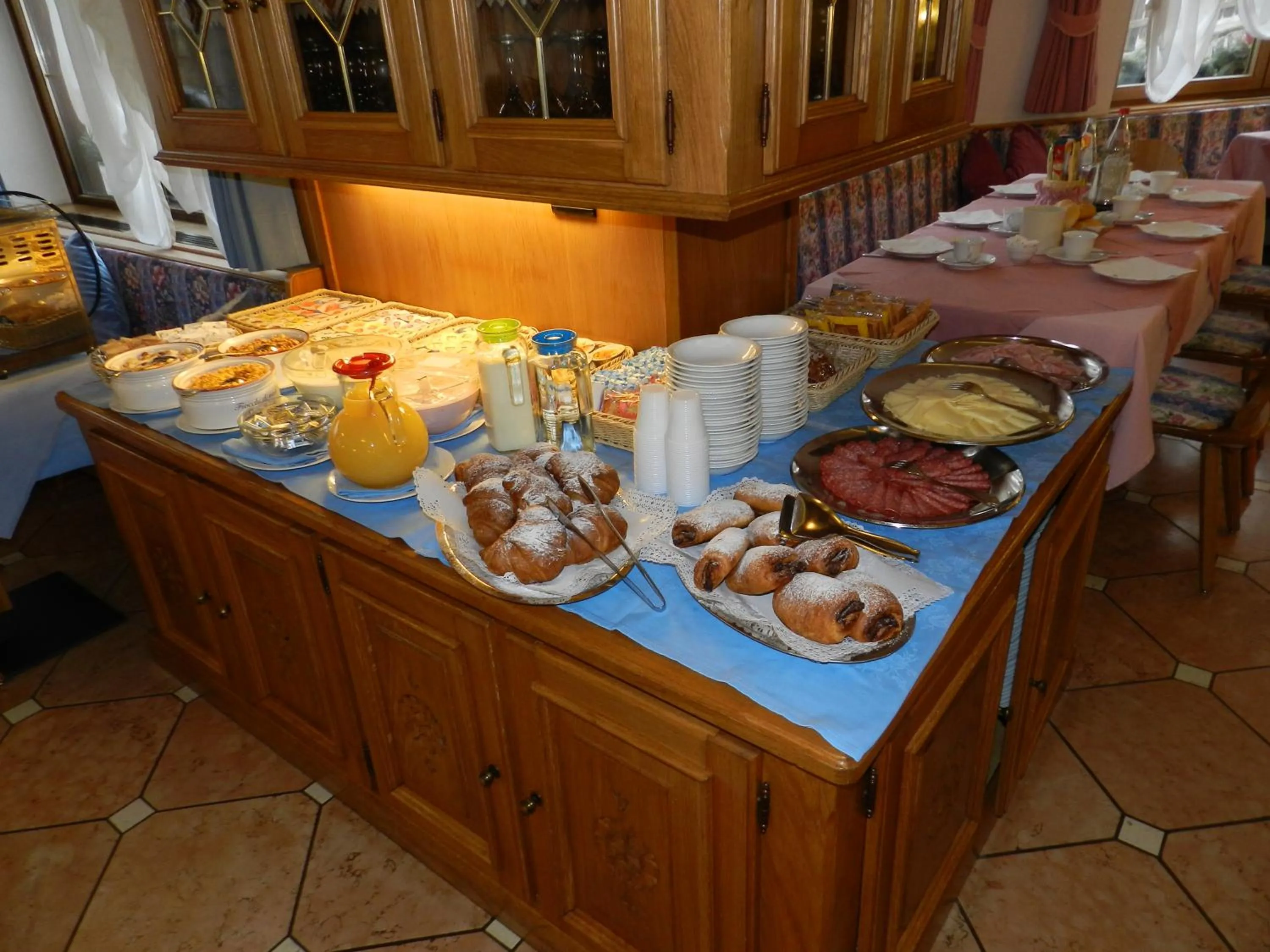Buffet breakfast in Hotel Stella Alpina
