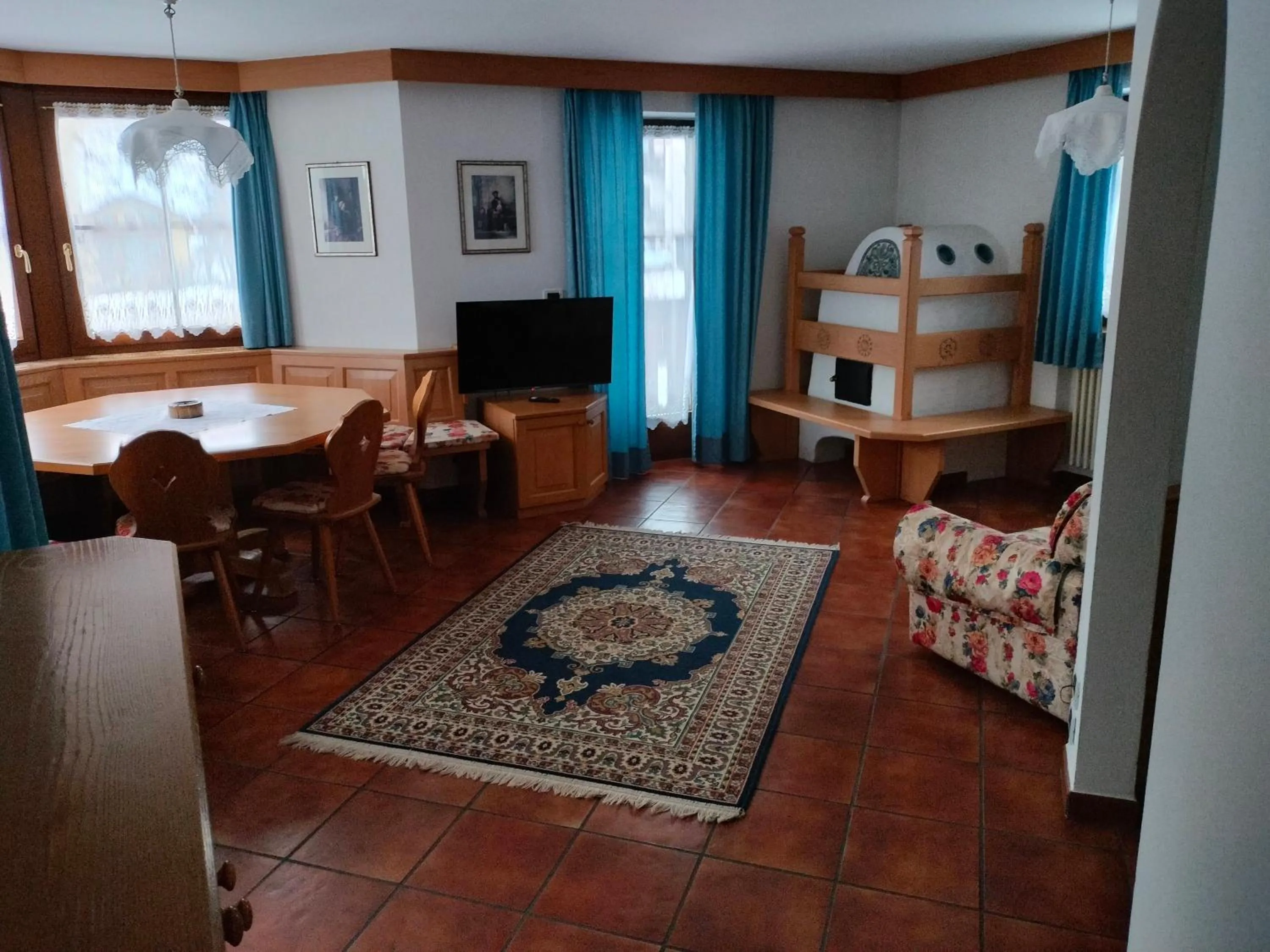 Living room, Bed in Hotel Stella Alpina