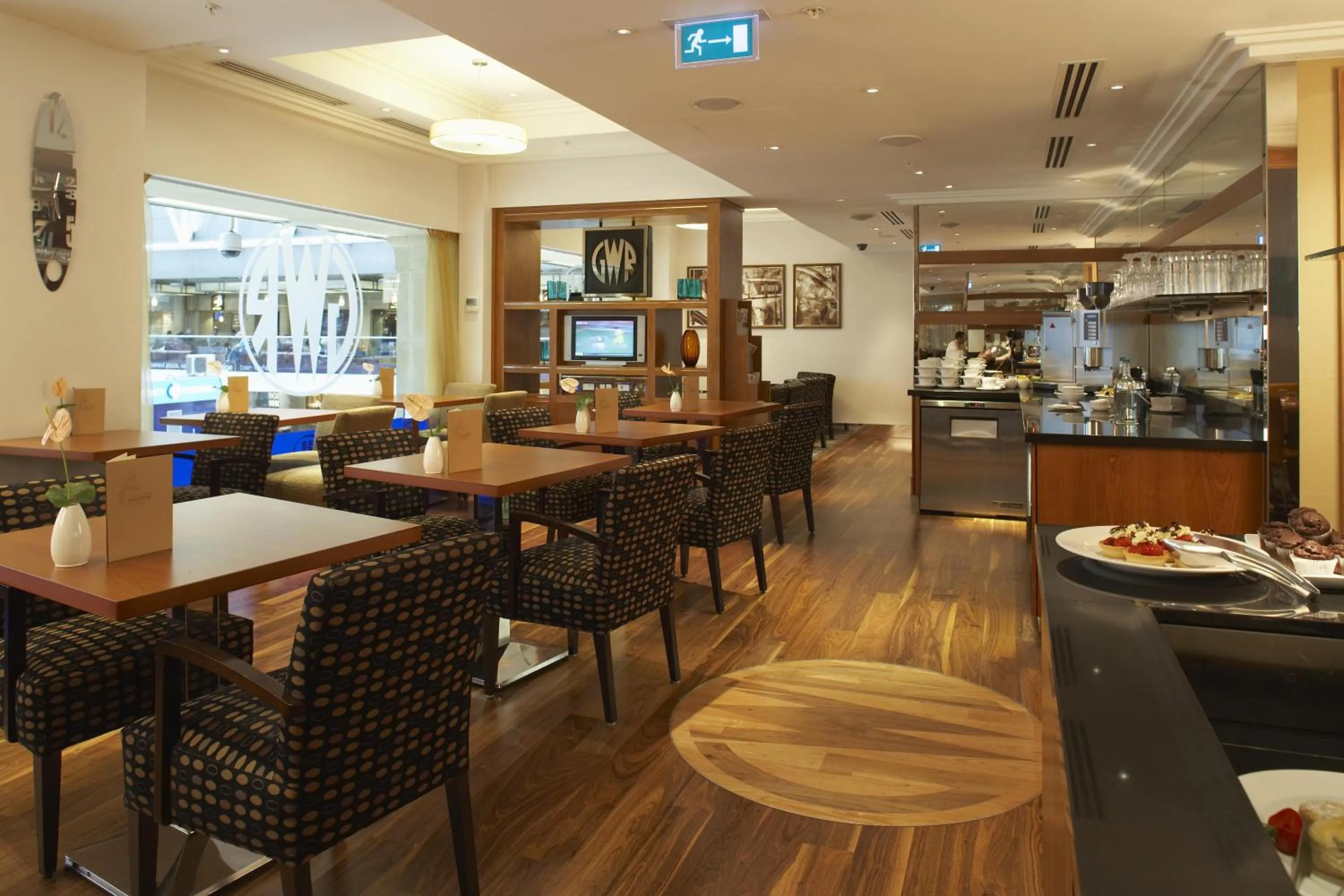 Restaurant/places to eat in Hilton London Paddington