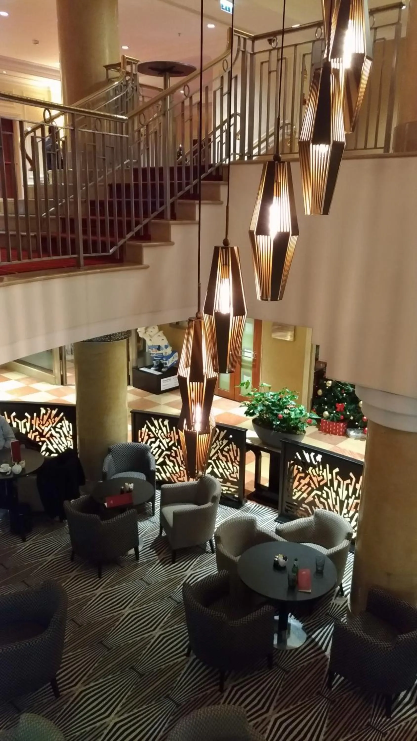 Restaurant/places to eat in Hilton London Paddington