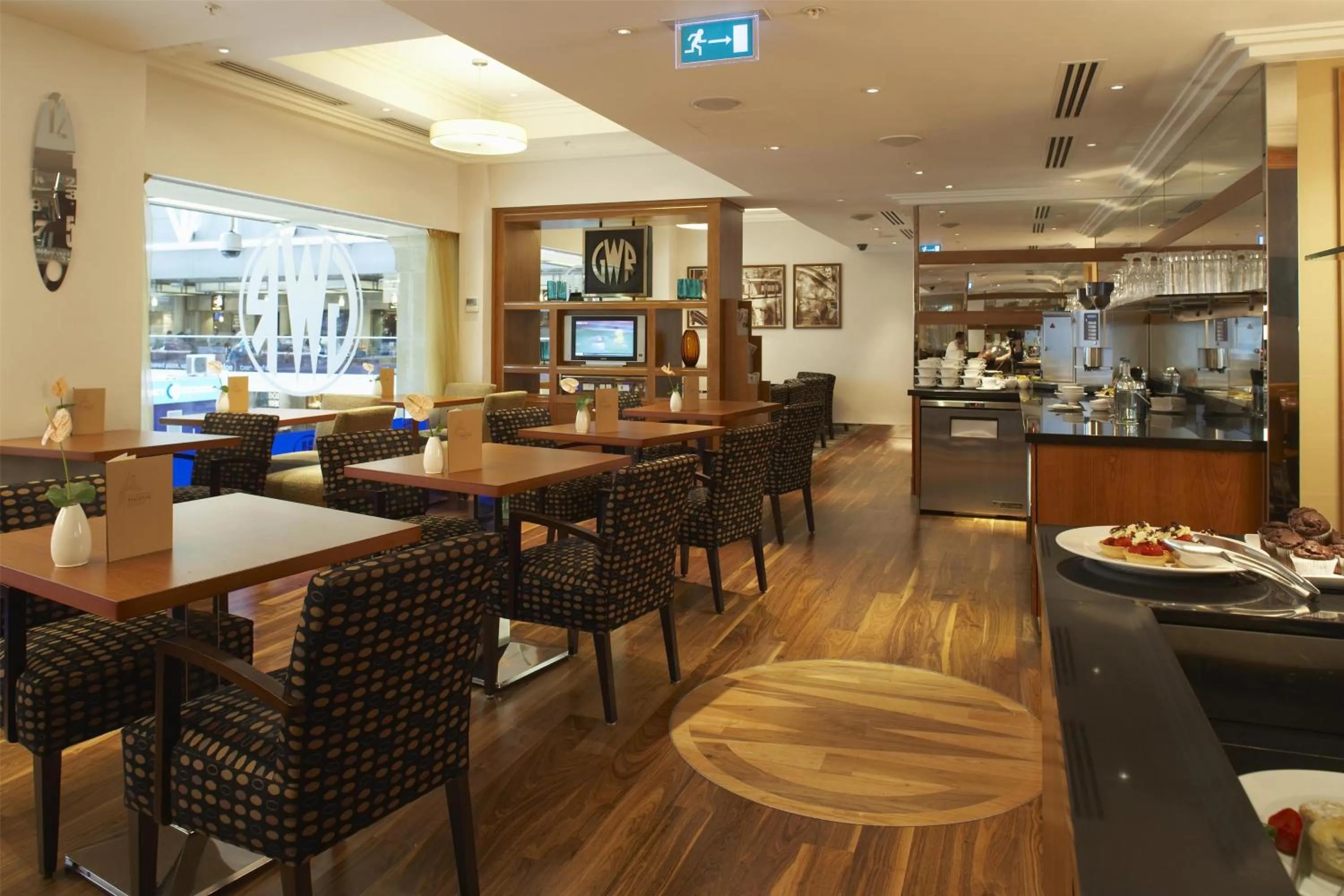 Restaurant/places to eat in Hilton London Paddington