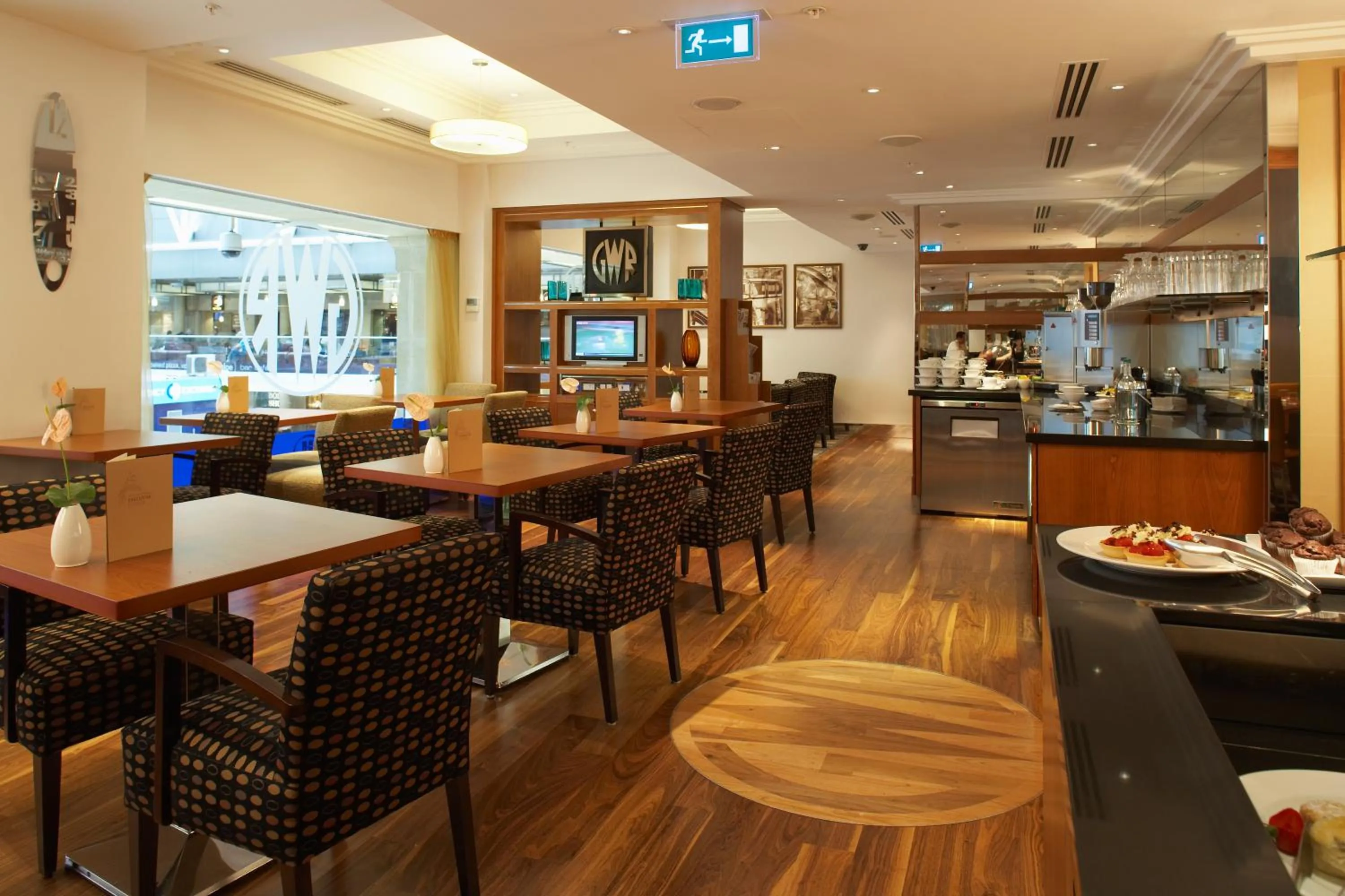 Lounge or bar in Hilton London Paddington
