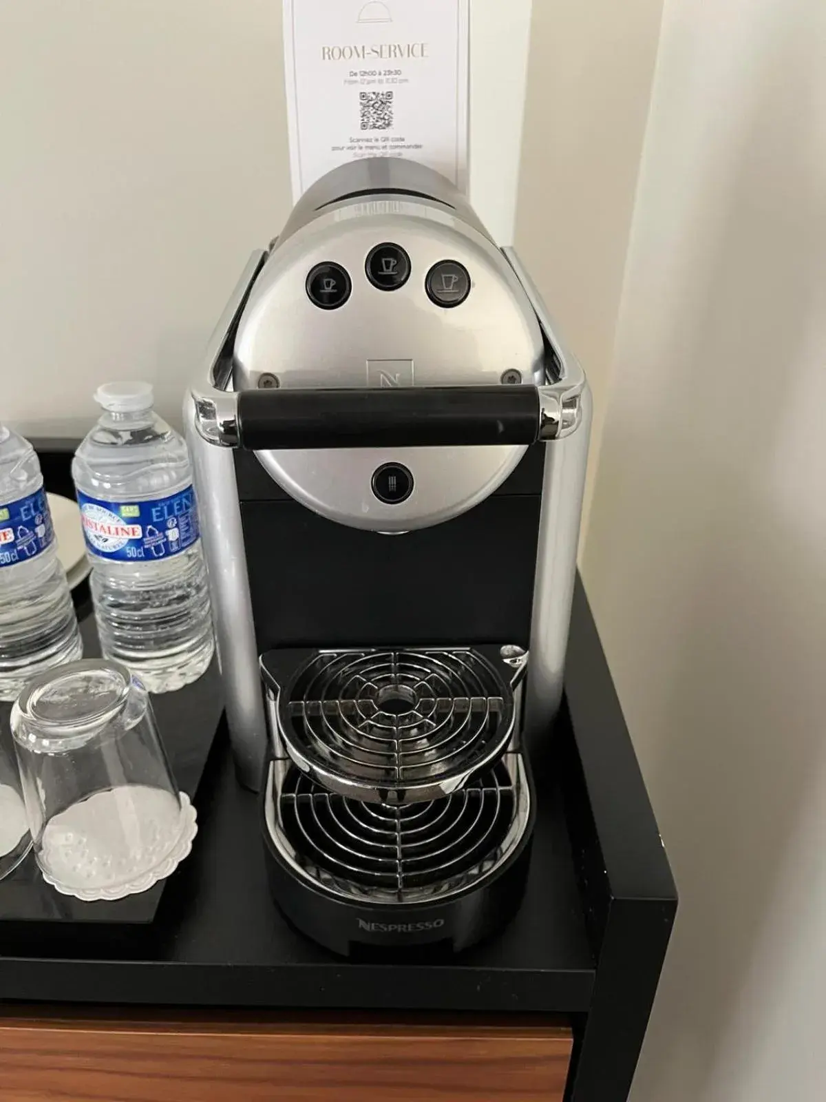 Confort Twin Room in Le Grand Hôtel de Normandie Confort Twin Room in Le Grand Hôtel de Normandie