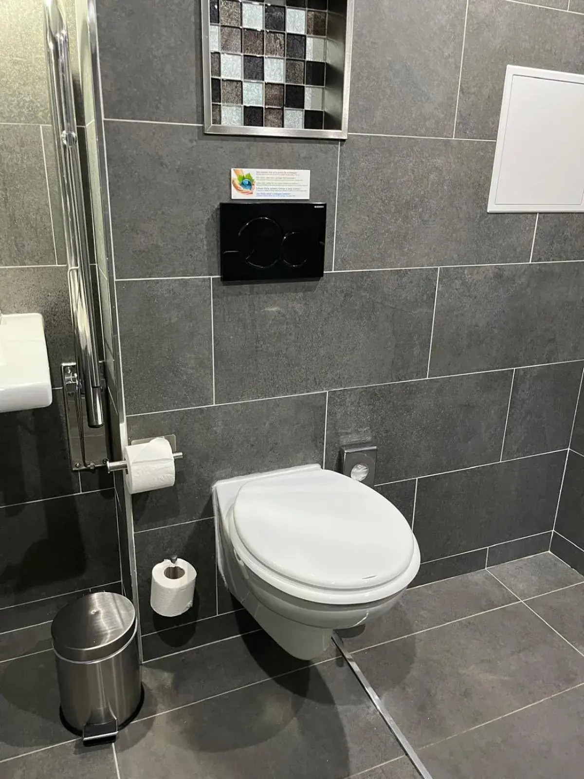 Confort Double Room in Le Grand Hôtel de Normandie Confort Double Room in Le Grand Hôtel de Normandie