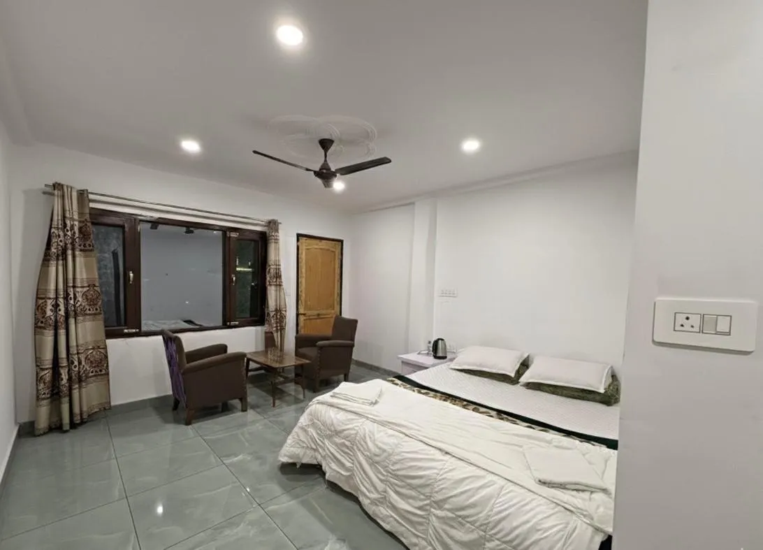 Bed in Hotel Crescent