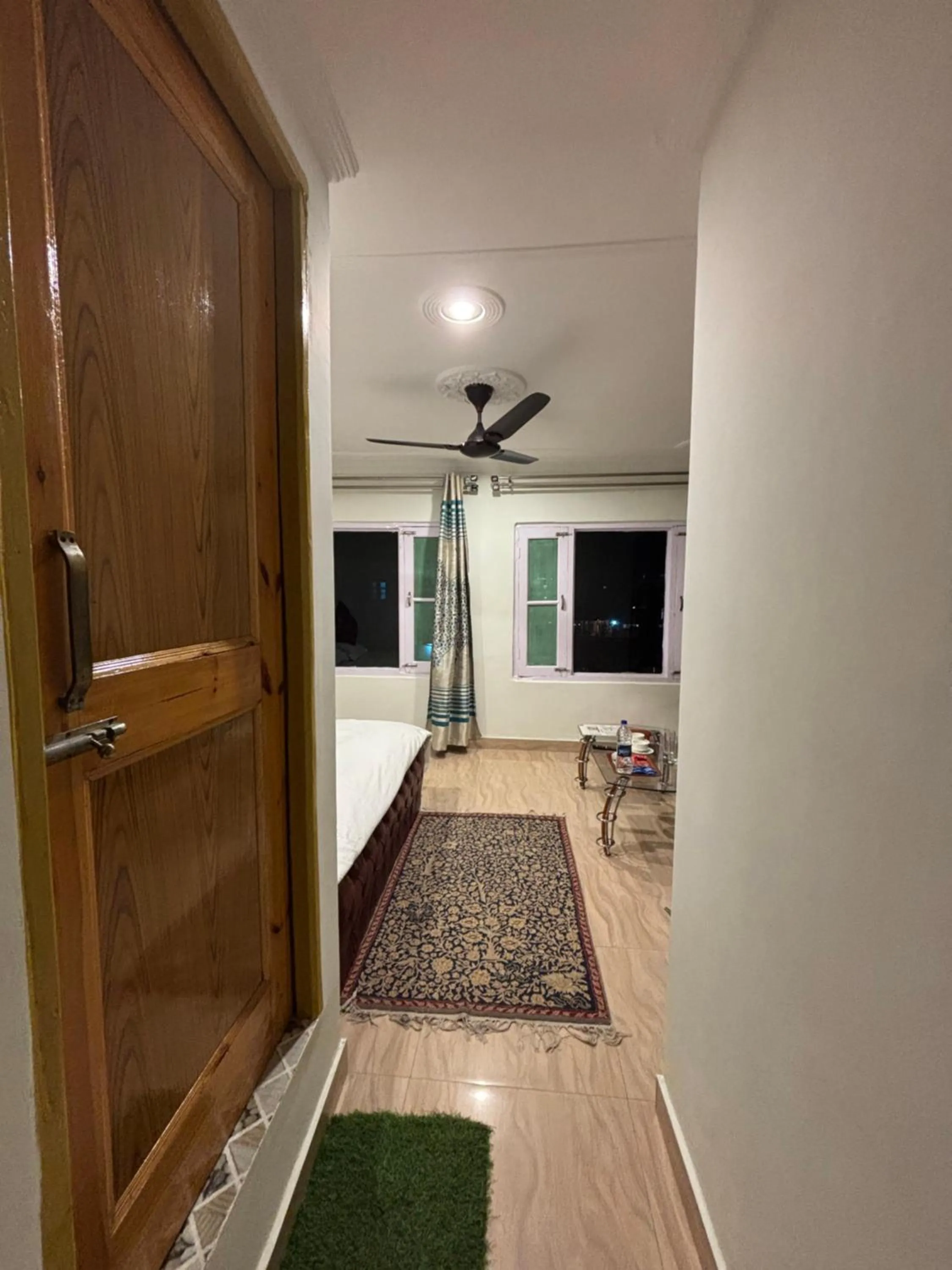 Photo of the whole room in Hotel Crescent