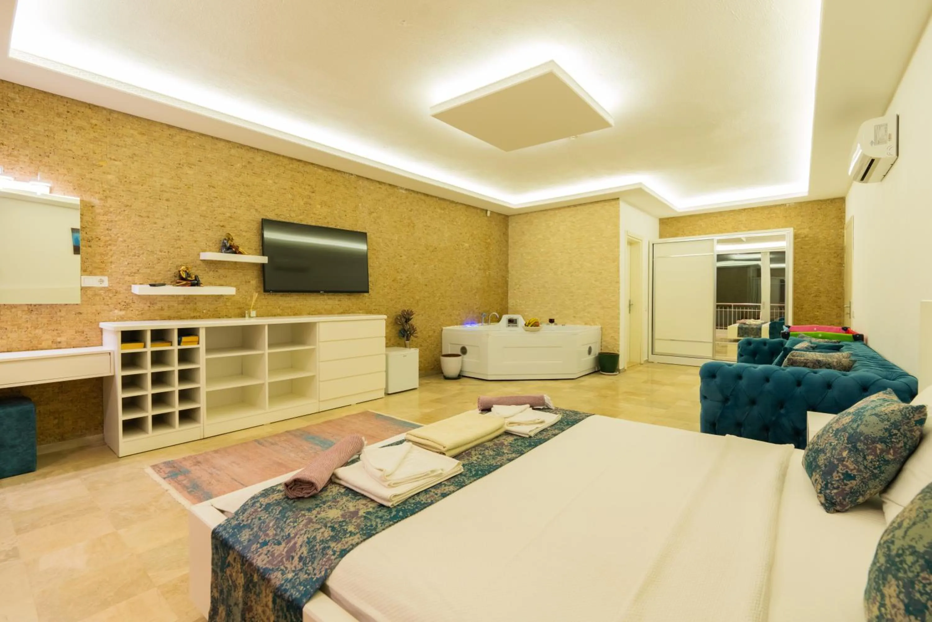 Bed in Infinity Villa Kalkan